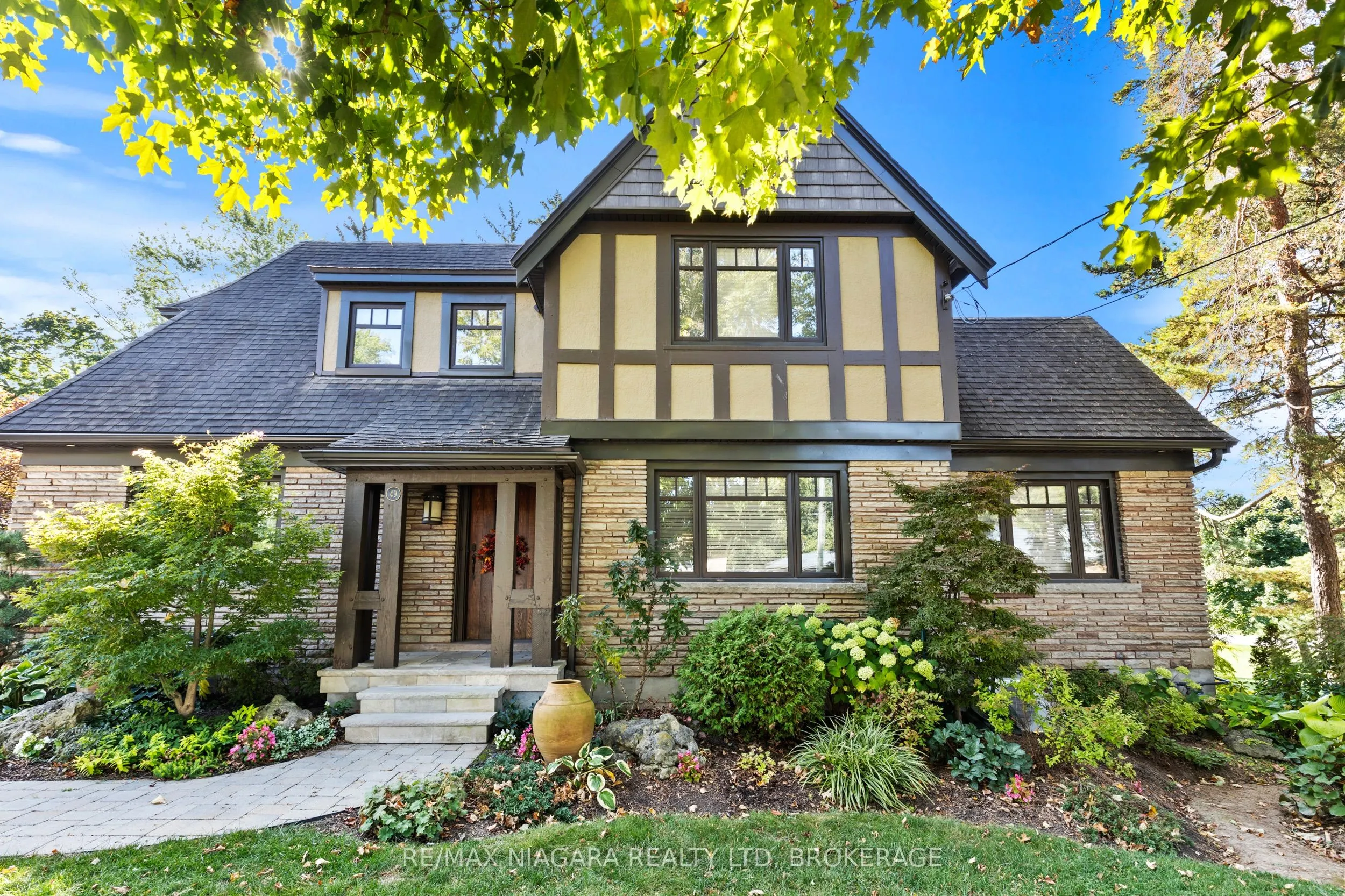 49 Weller Avenue