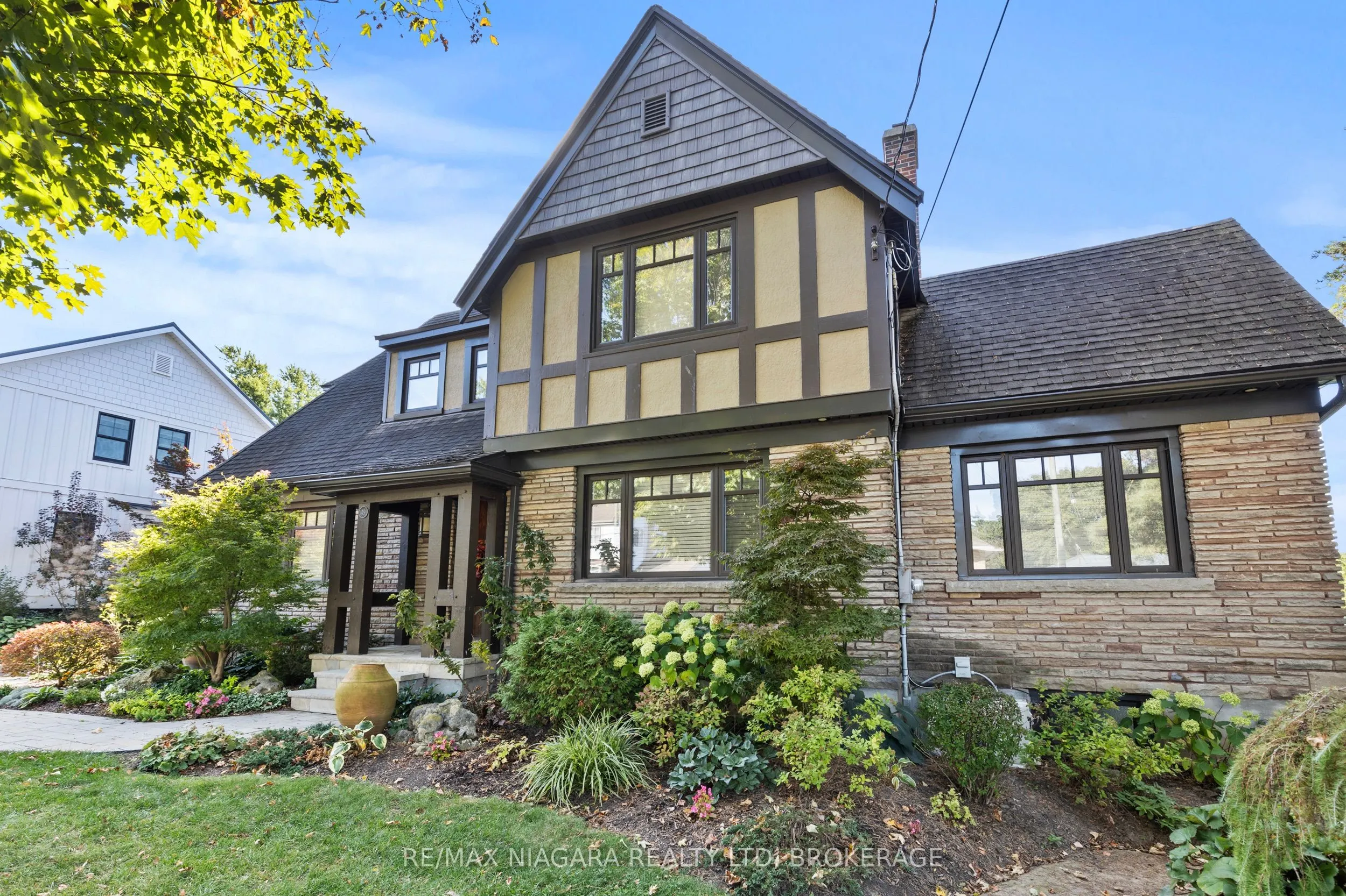 49 Weller Avenue
