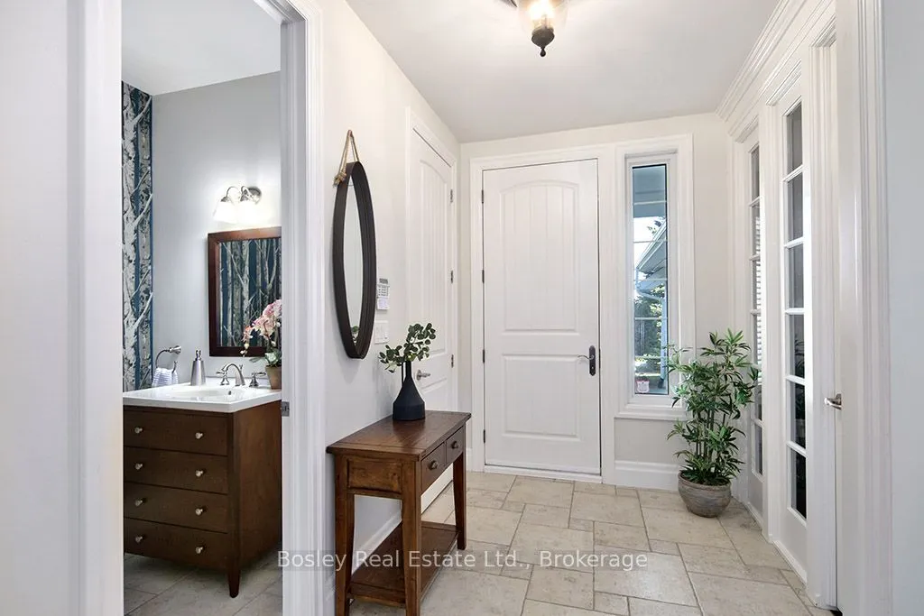 124 LANDRY Lane
