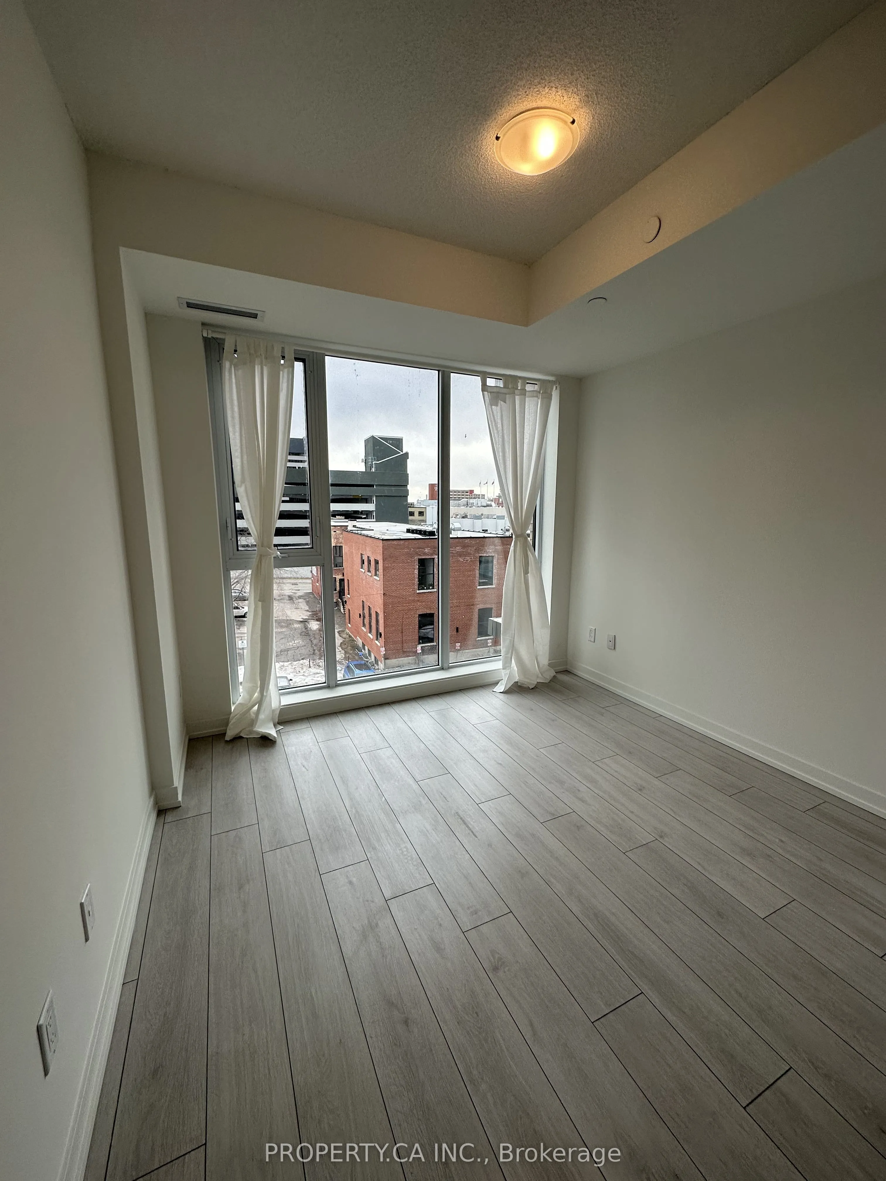 55 Duke Street W, #307
