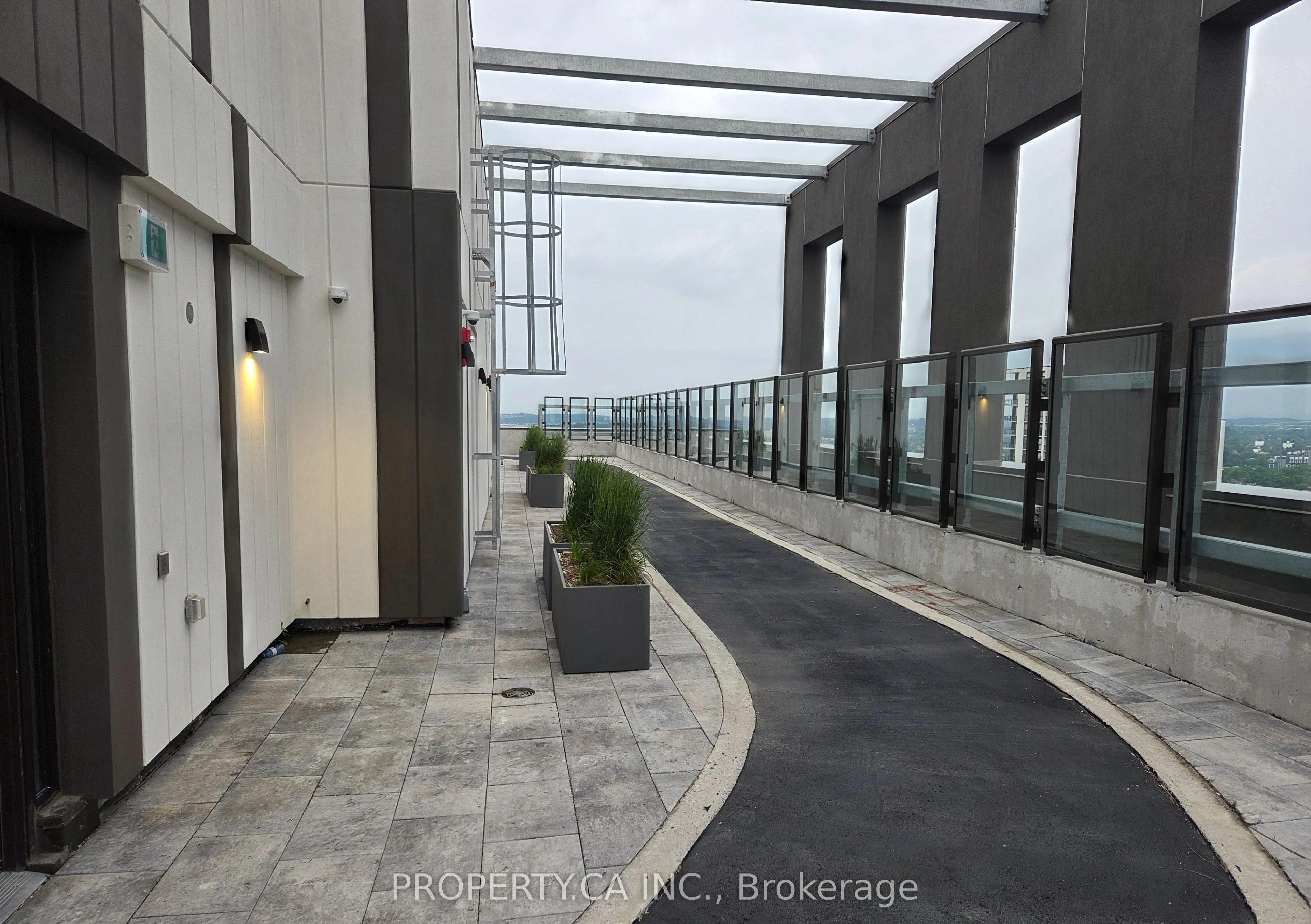 55 Duke Street W, #307