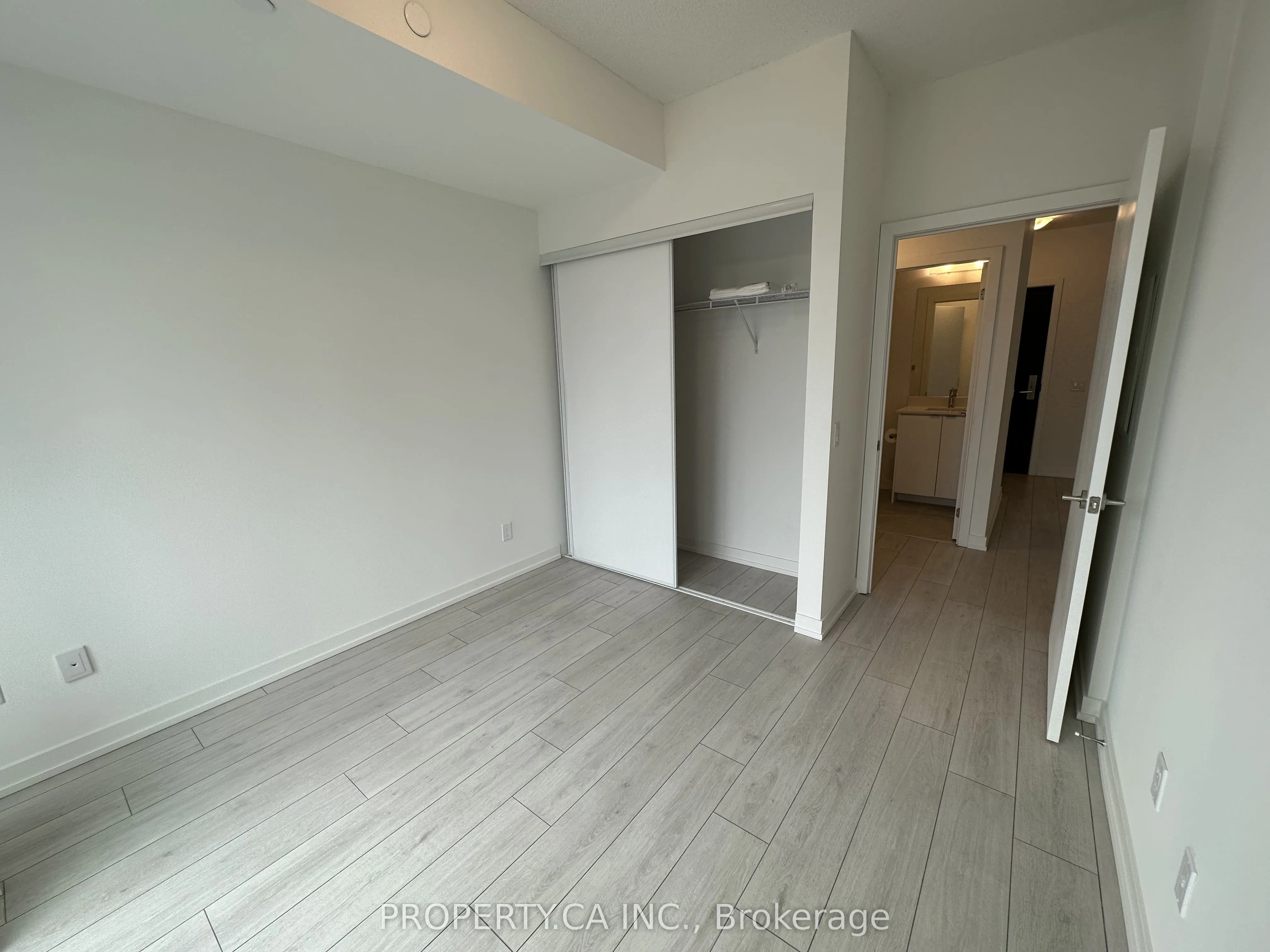 55 Duke Street W, #307