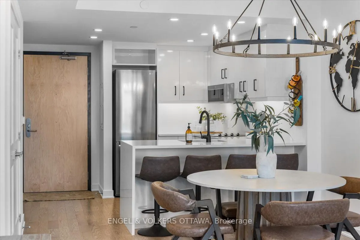 340 Queen Street, #1704