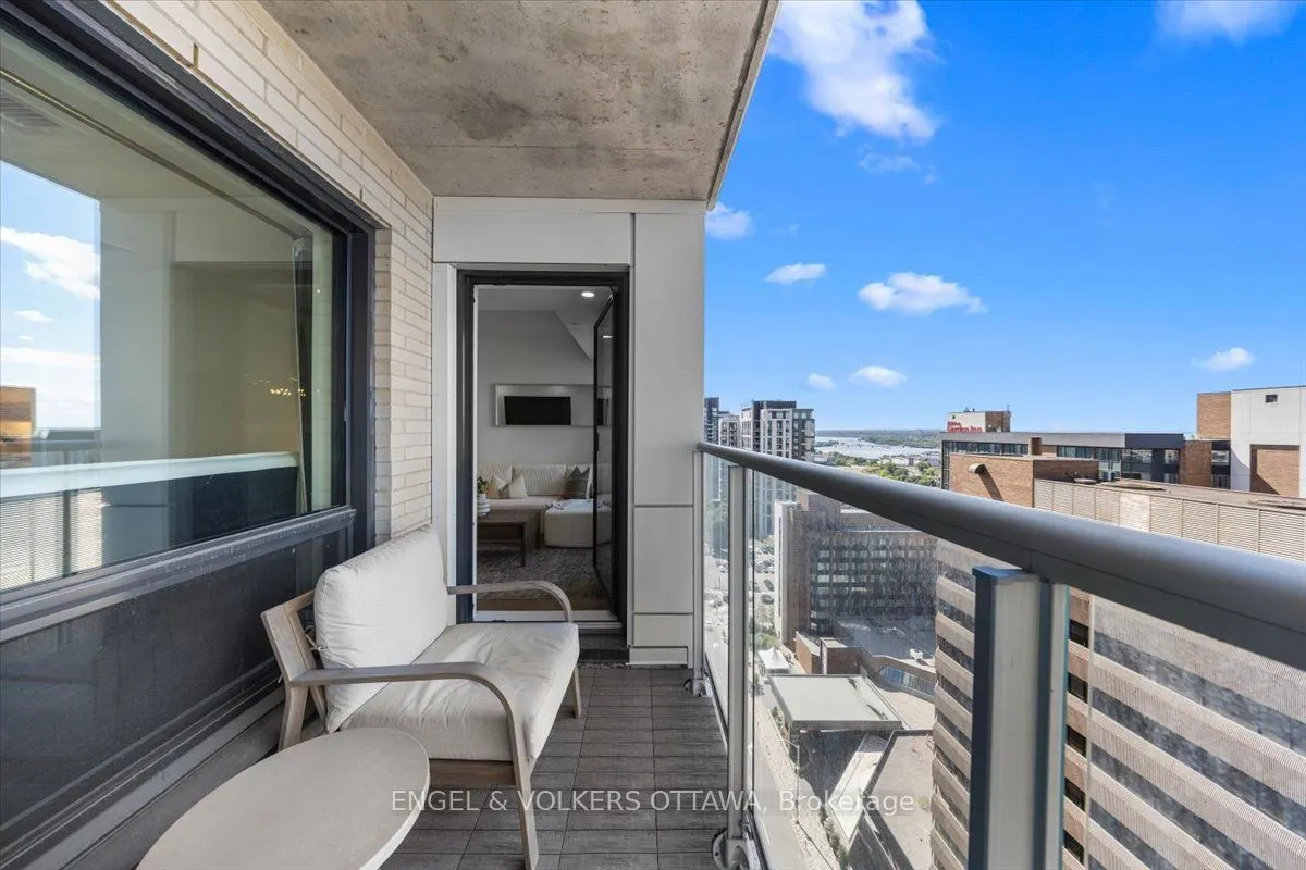 340 Queen Street, #1704