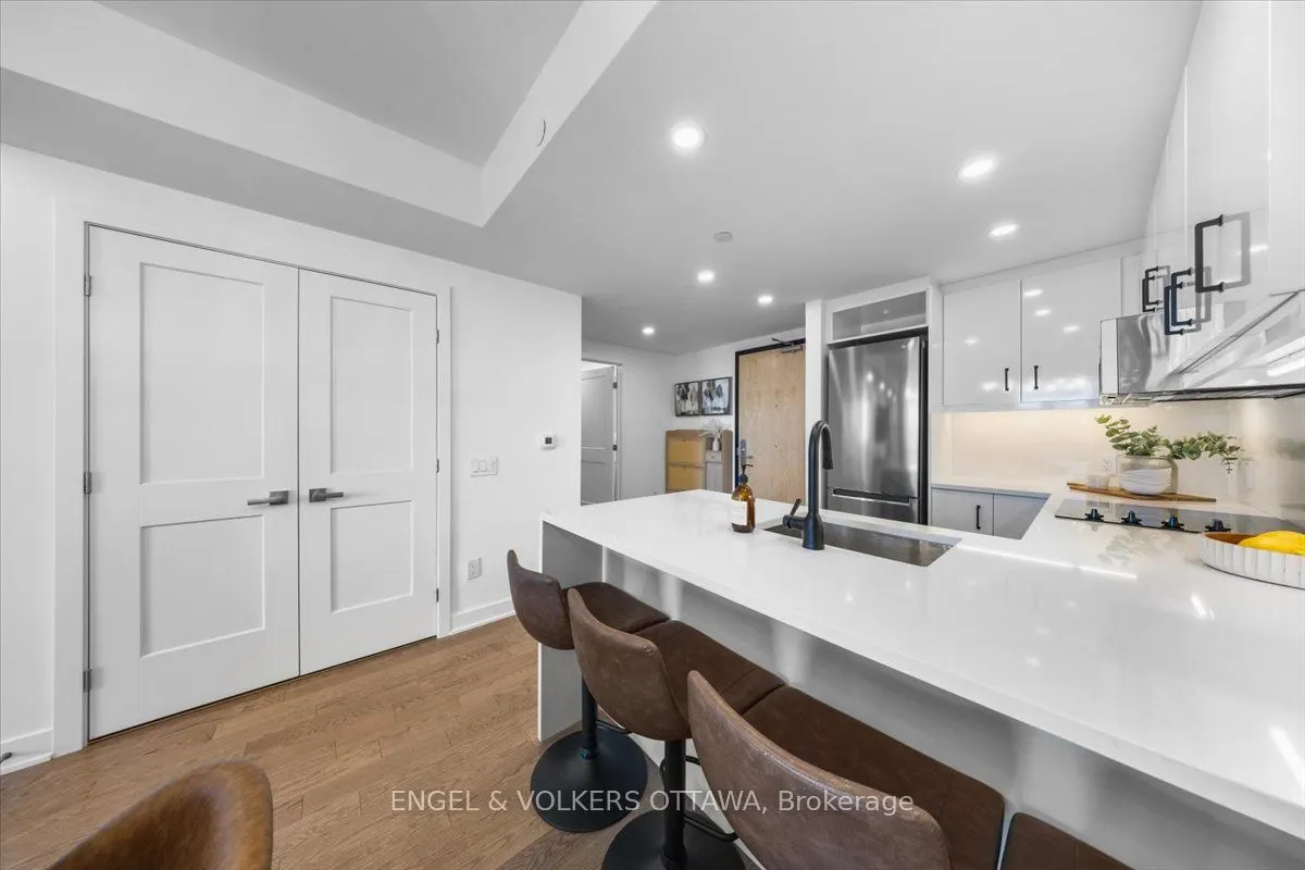 340 Queen Street, #1704