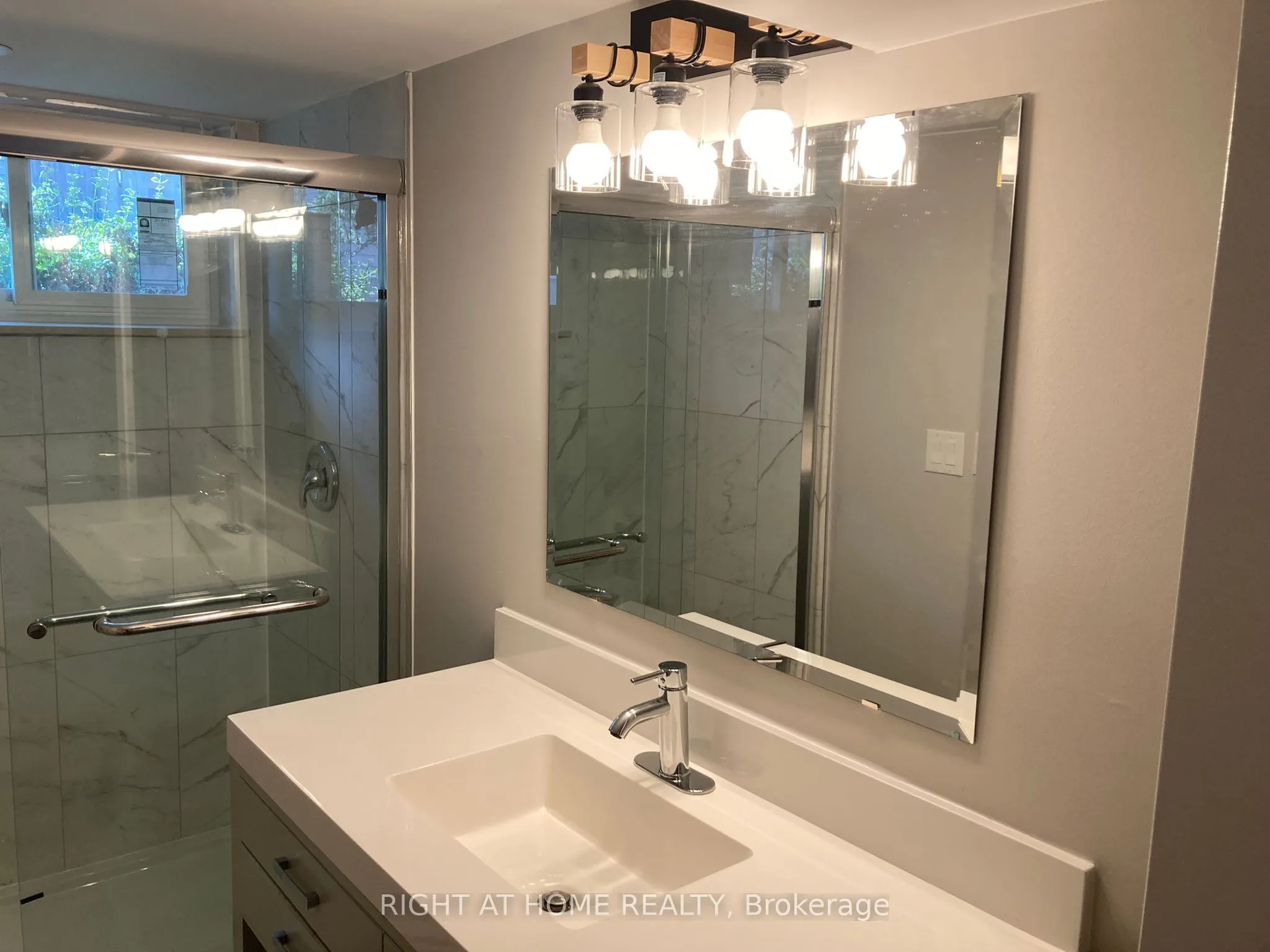 8 Regency Street, #Lower