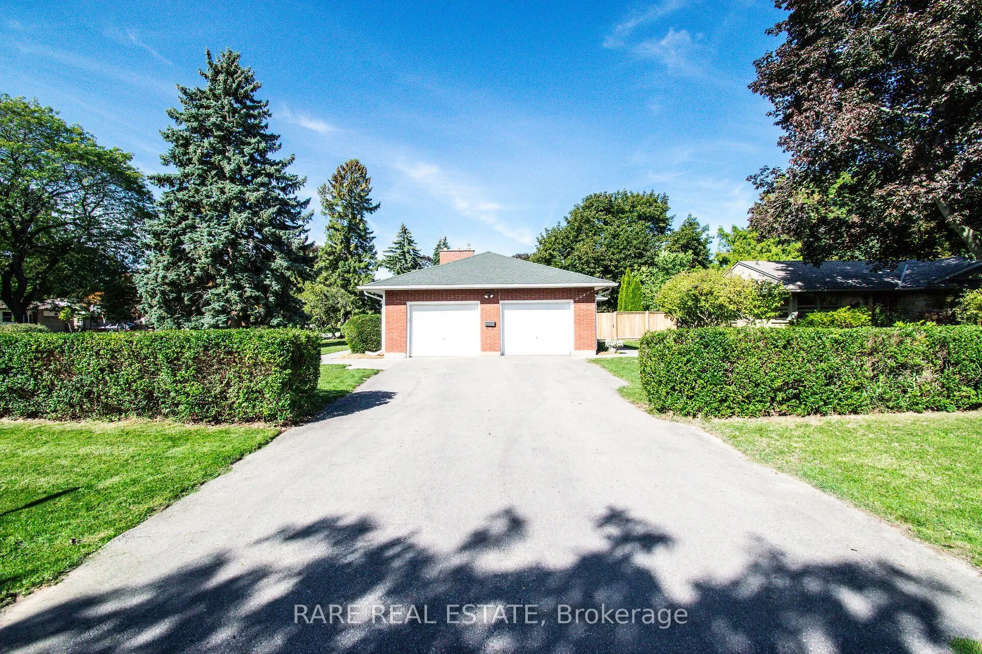 8 Brookside Avenue