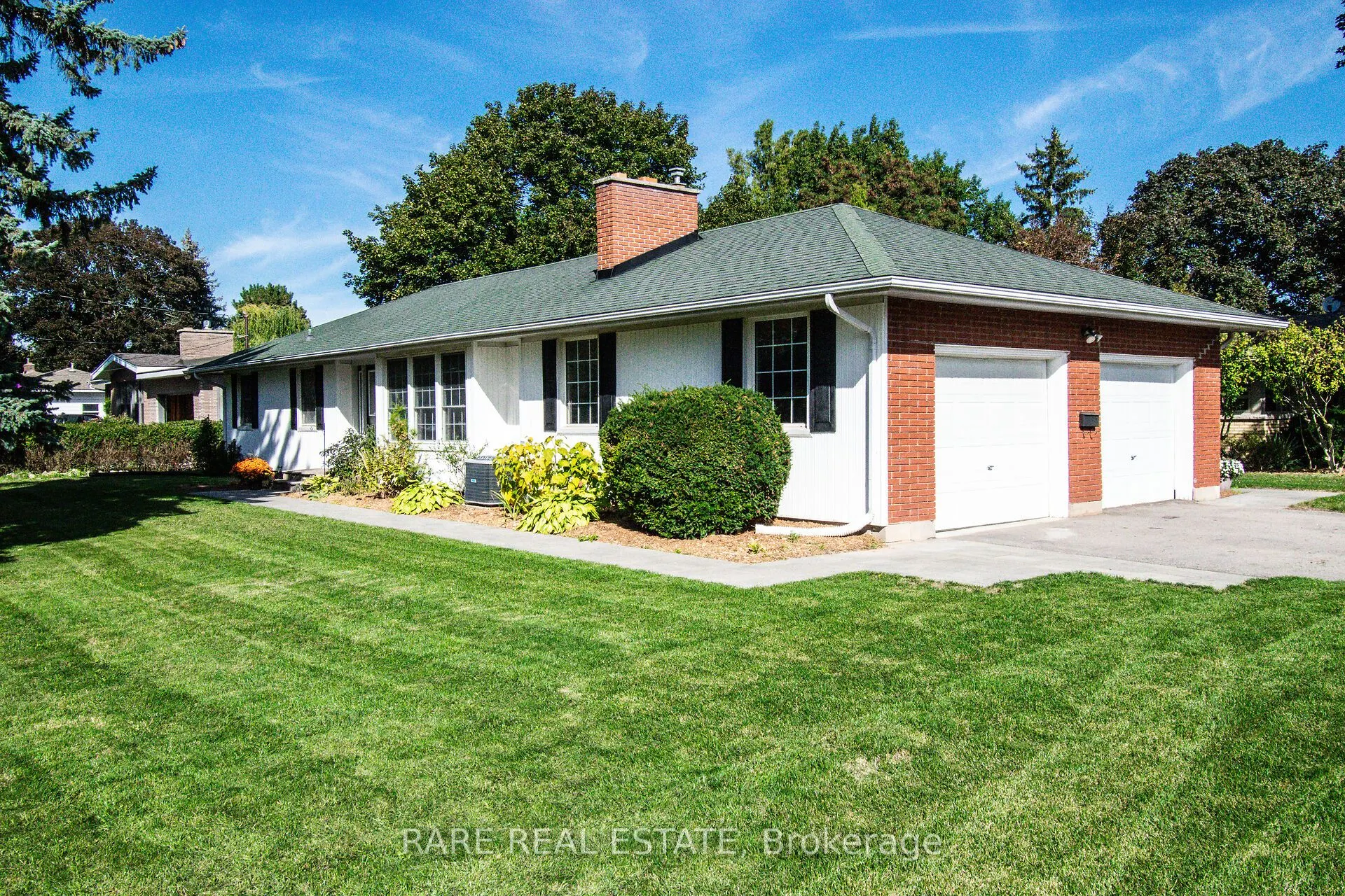 8 Brookside Avenue