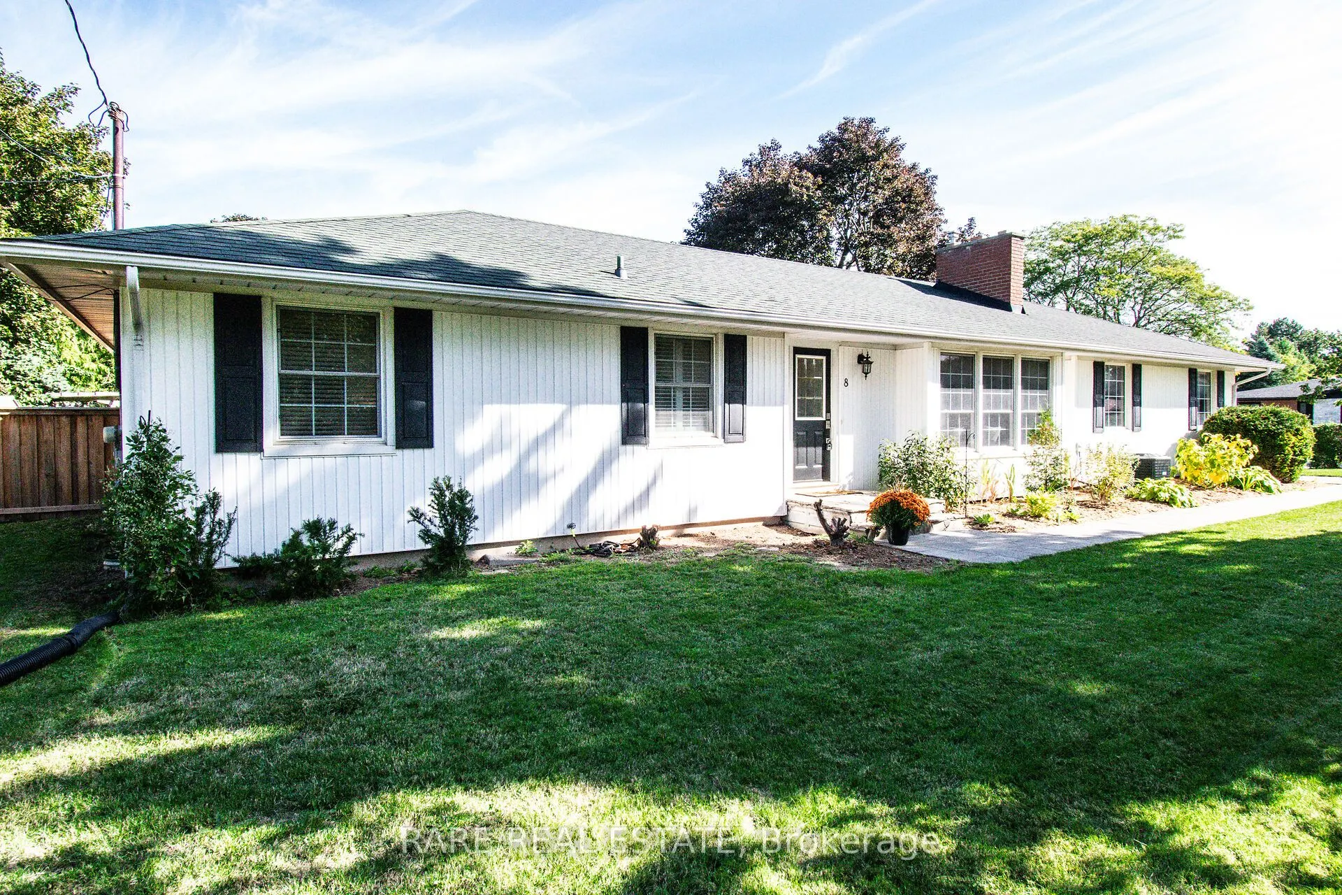 8 Brookside Avenue