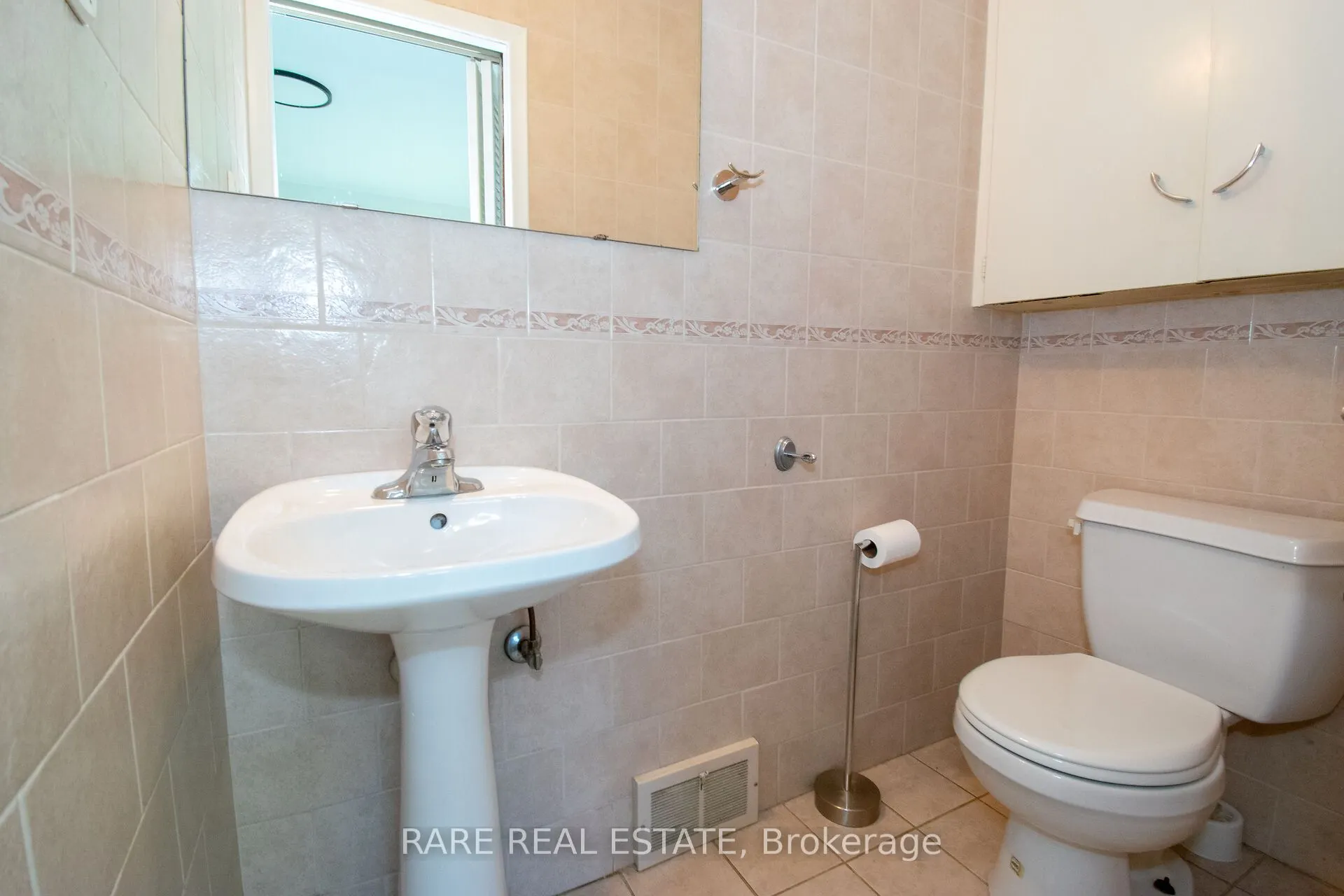 8 Brookside Avenue