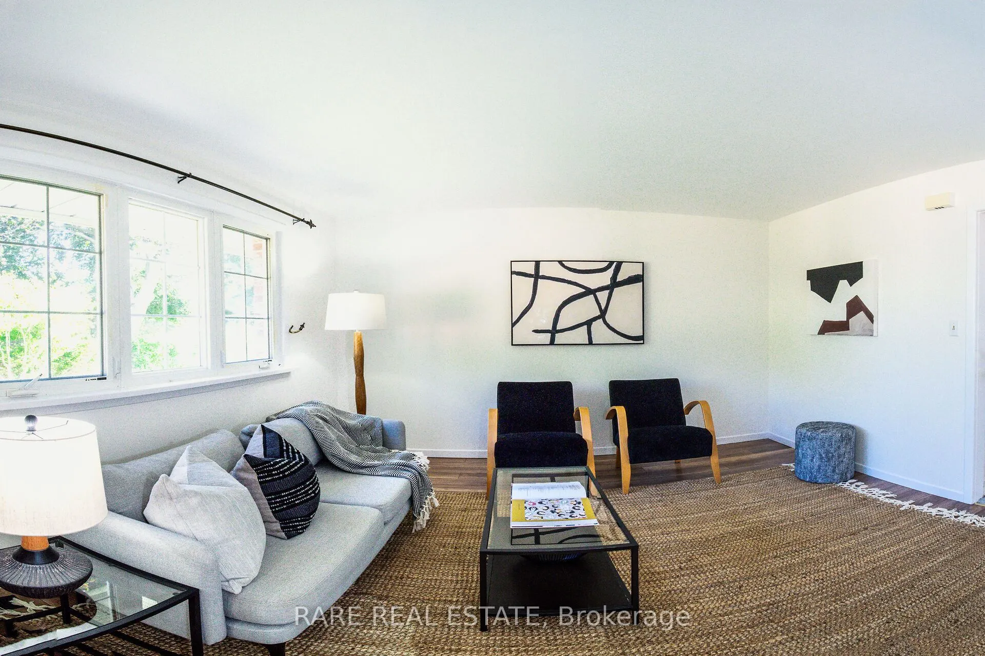 8 Brookside Avenue