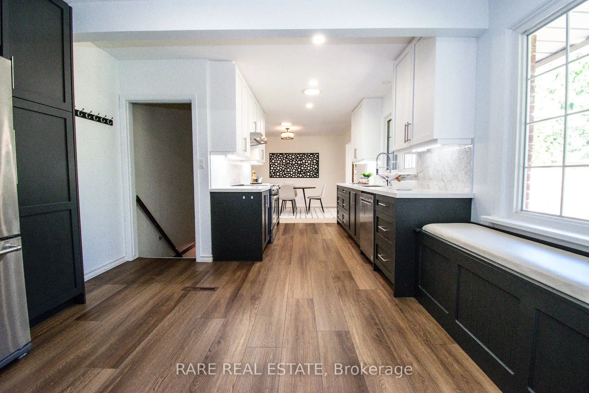 8 Brookside Avenue