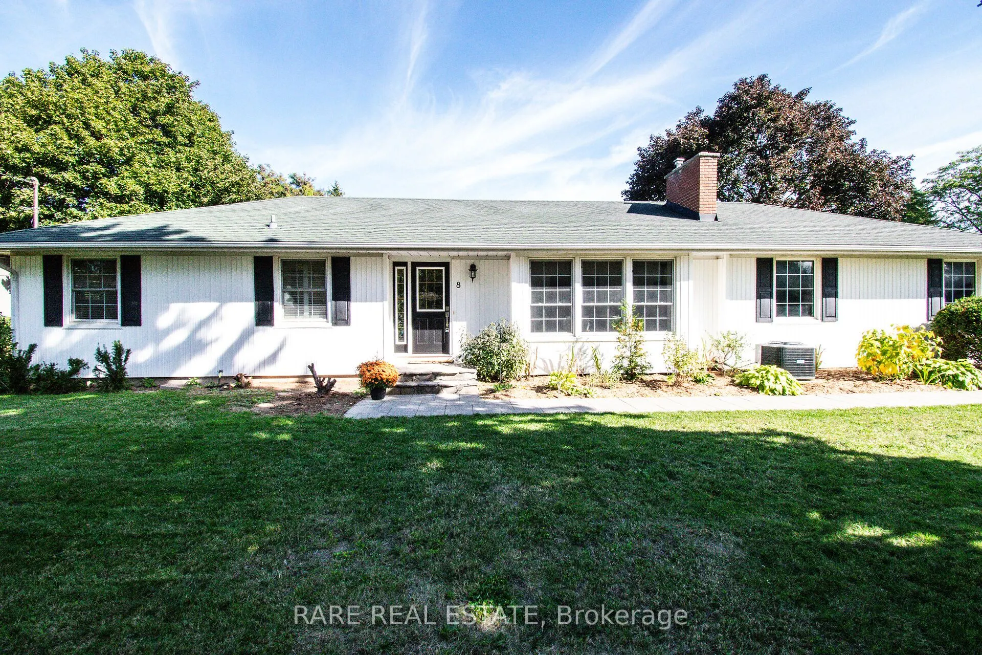 8 Brookside Avenue
