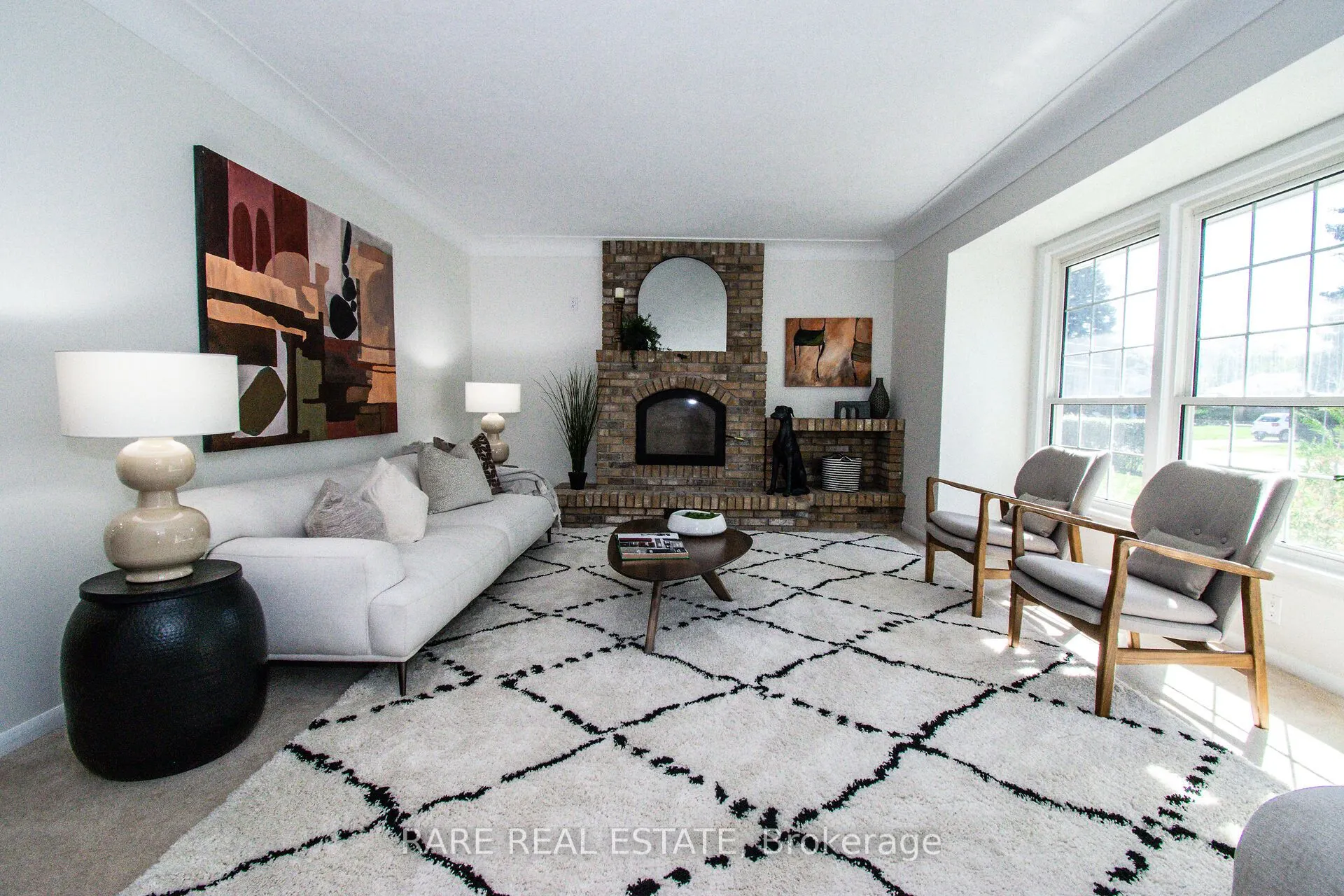 8 Brookside Avenue