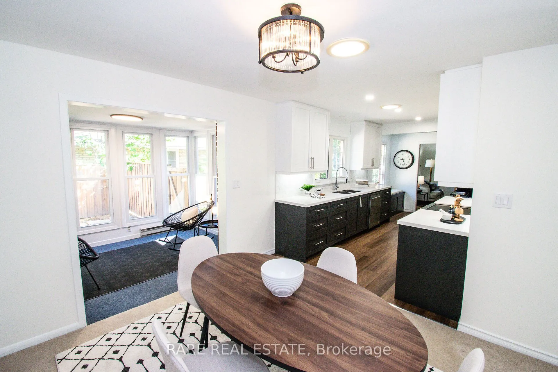 8 Brookside Avenue