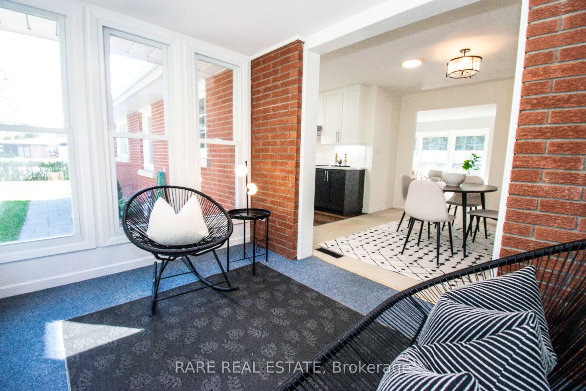 8 Brookside Avenue