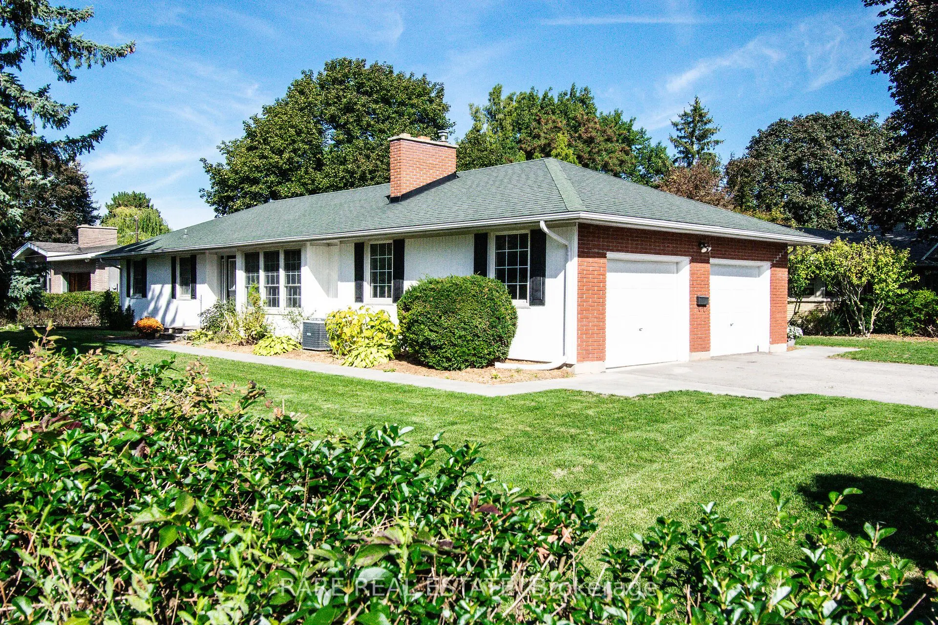 8 Brookside Avenue