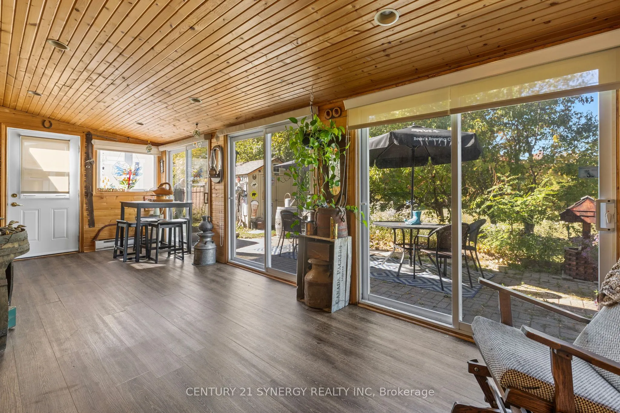 229 Kennedy Lane W