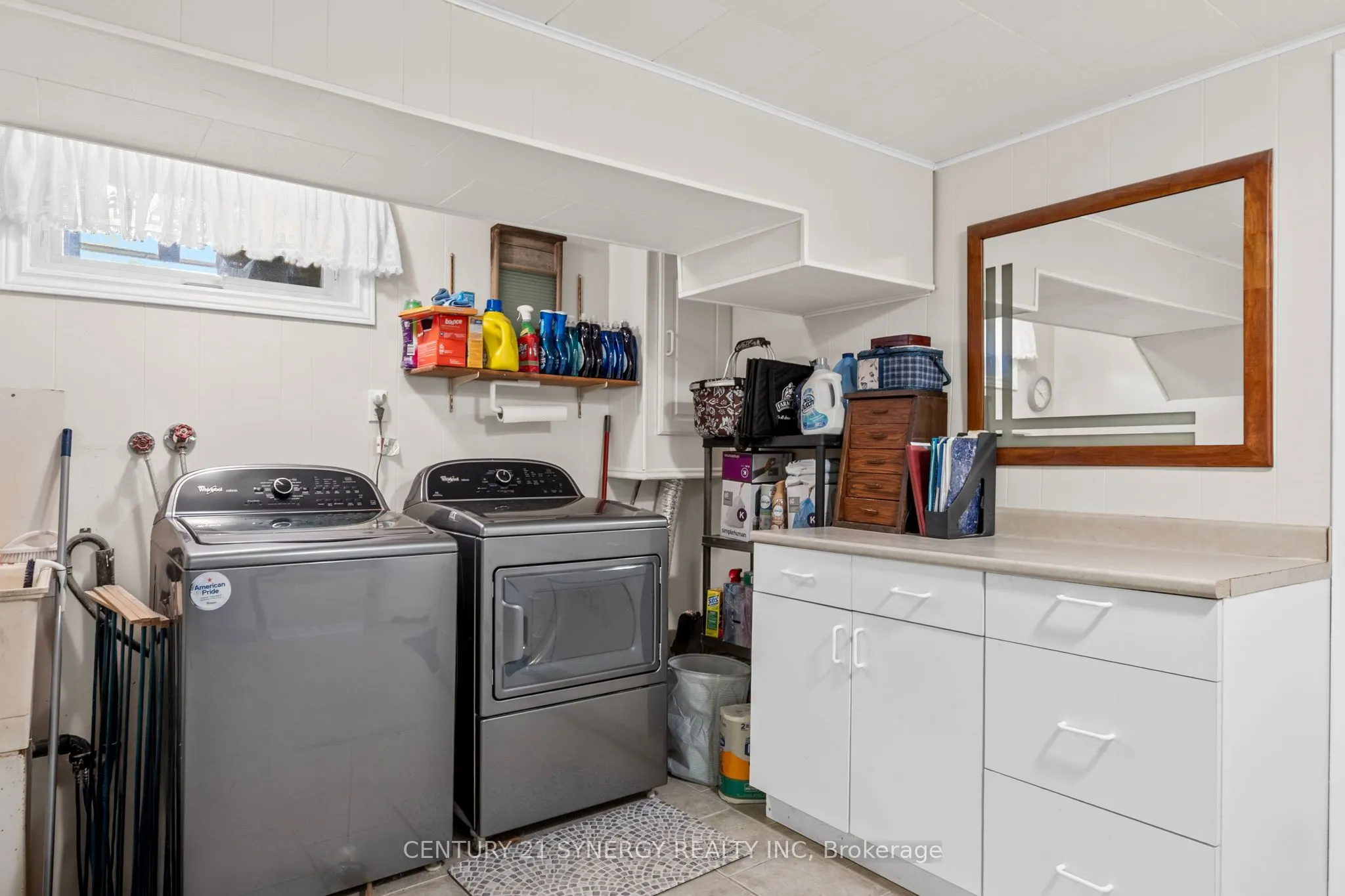 229 Kennedy Lane W