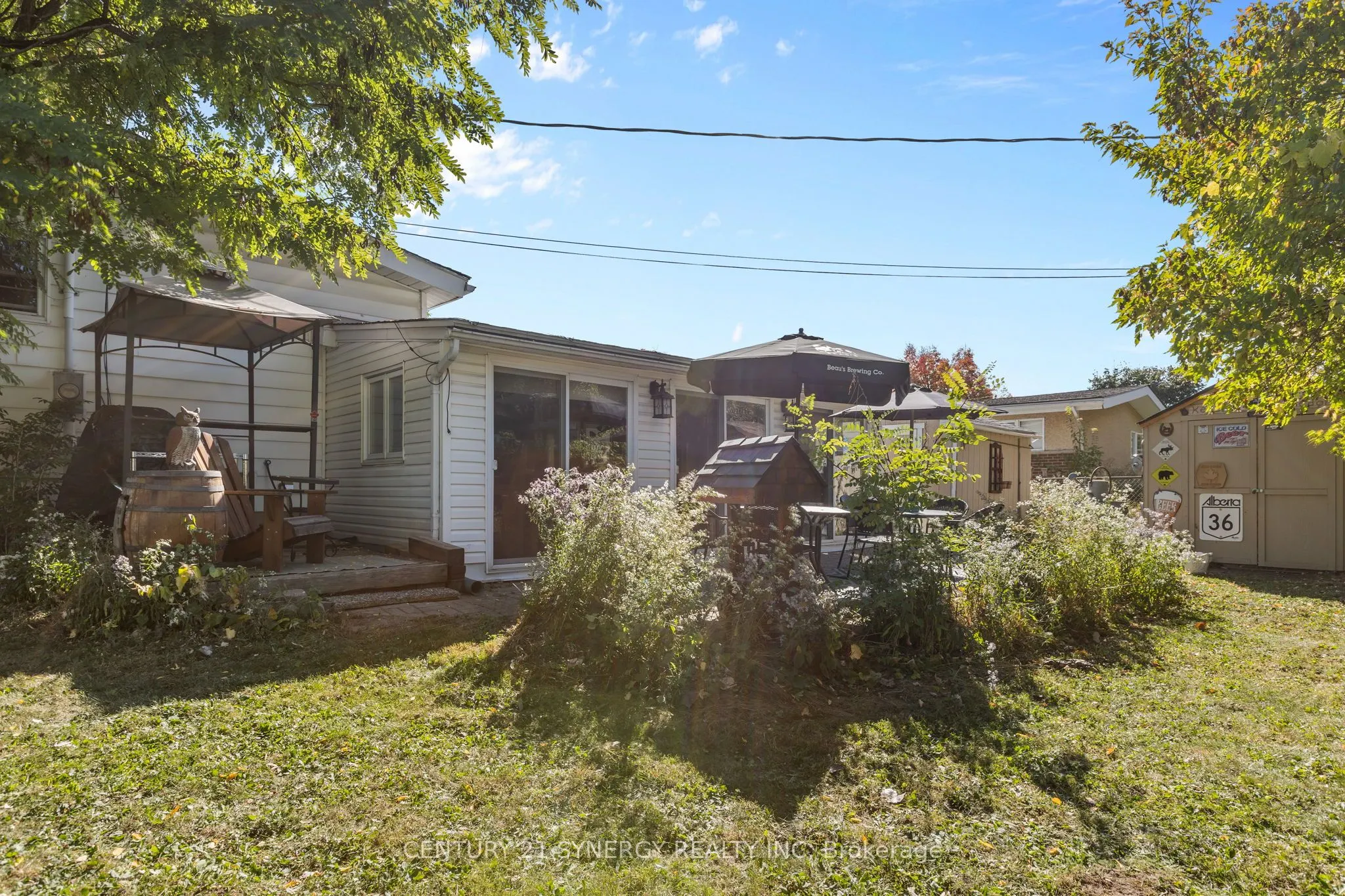 229 Kennedy Lane W