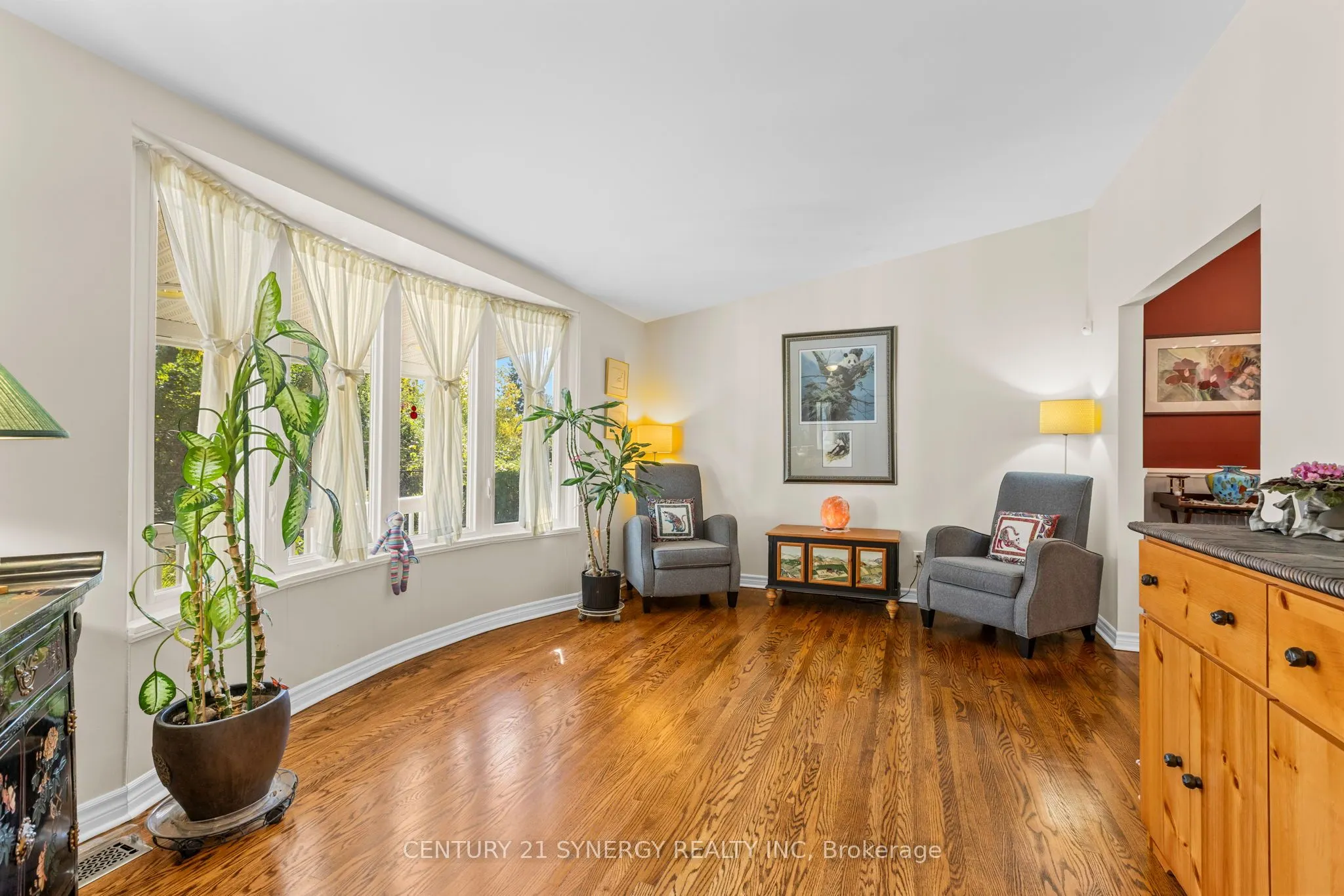 229 Kennedy Lane W