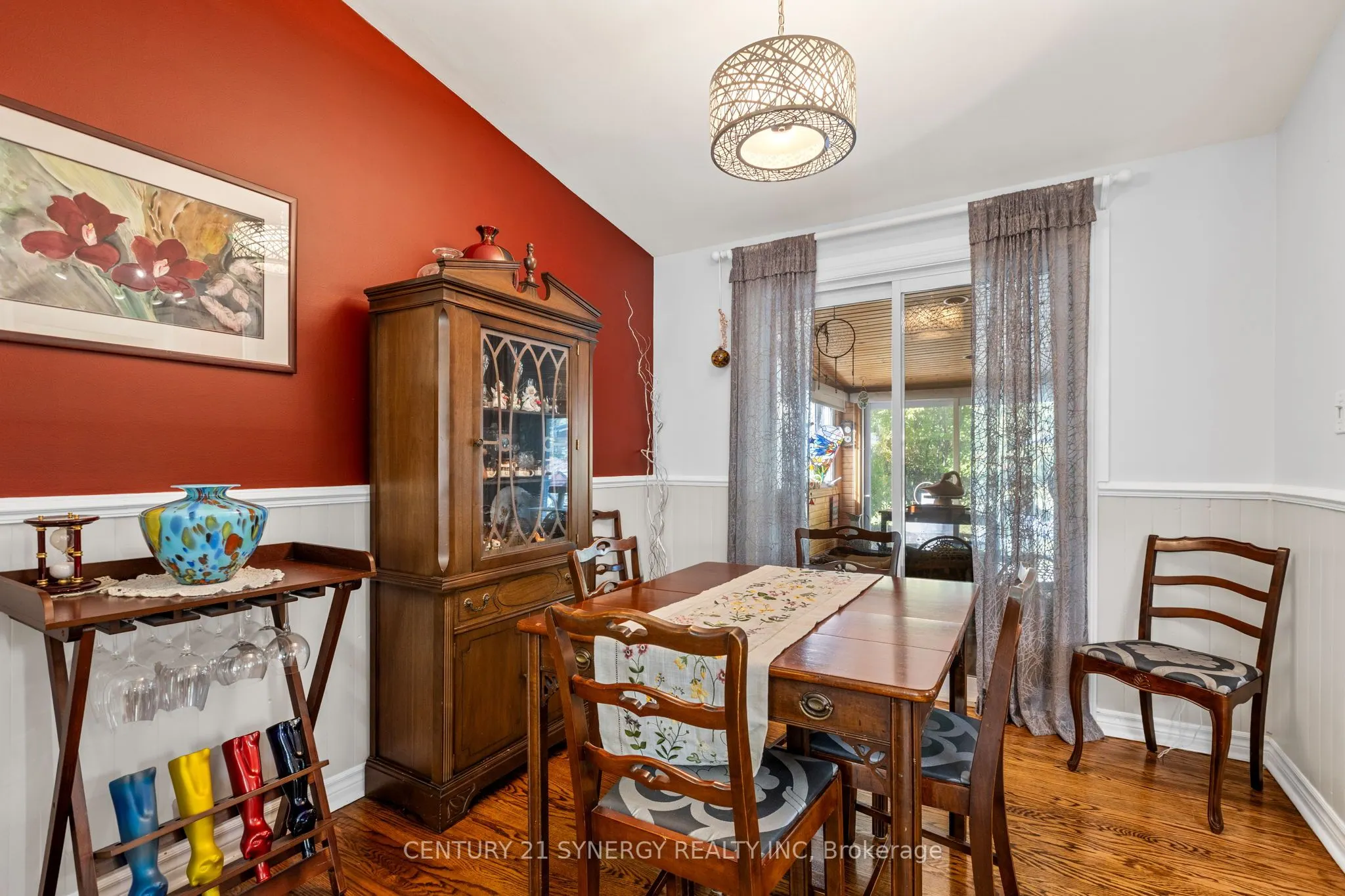 229 Kennedy Lane W