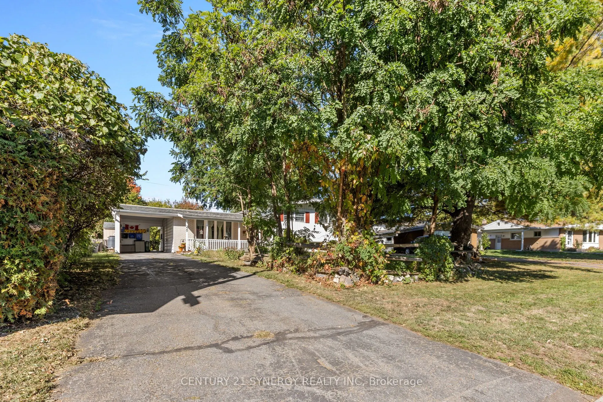 229 Kennedy Lane W