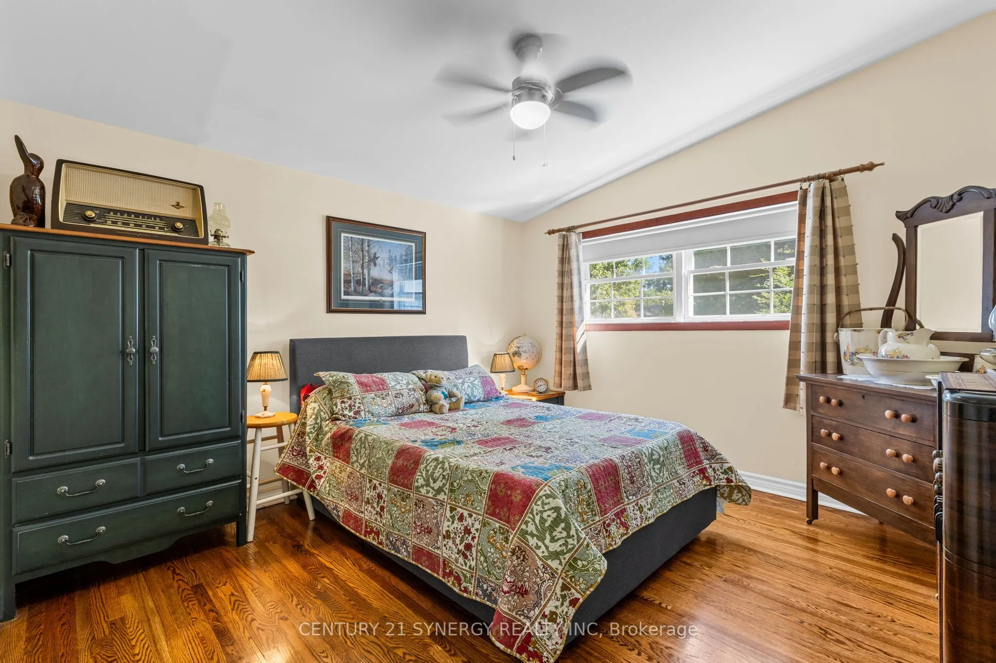 229 Kennedy Lane W