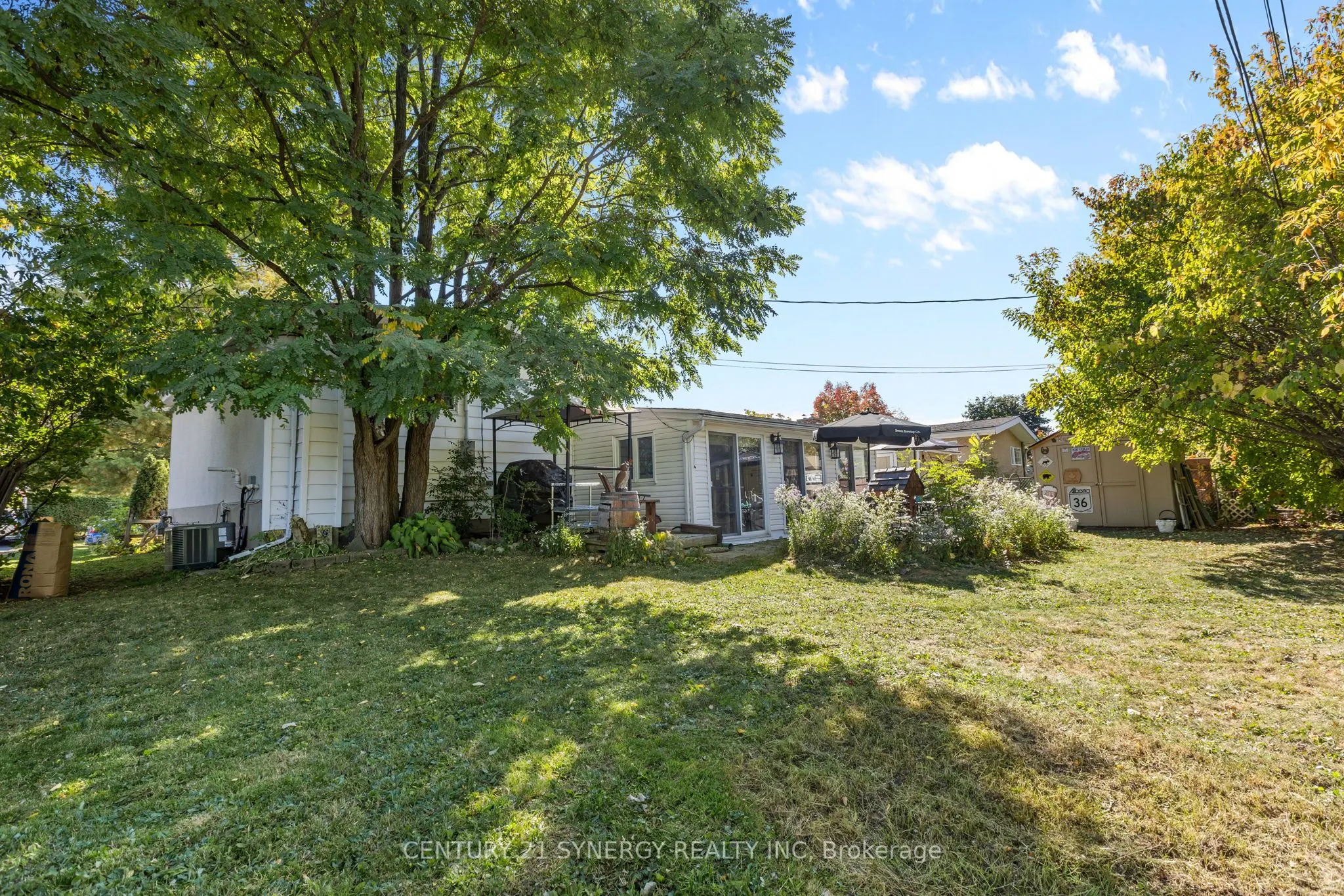 229 Kennedy Lane W