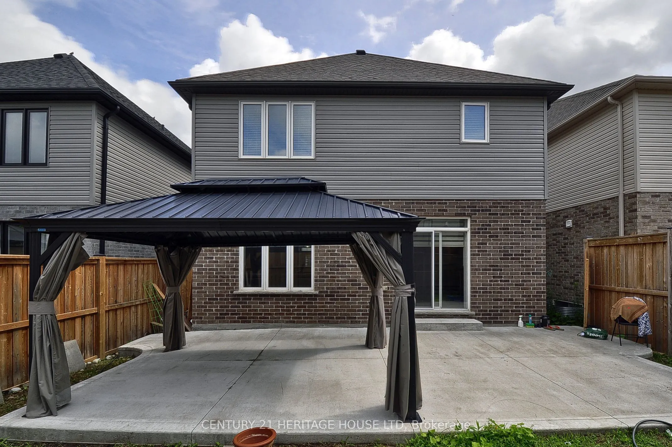 329 Sedgewood Street
