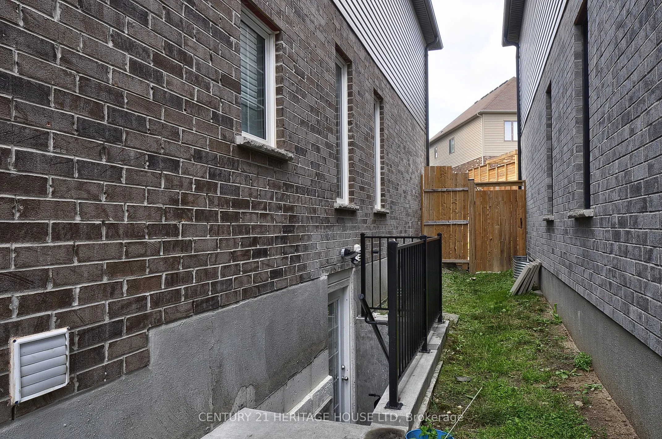 329 Sedgewood Street