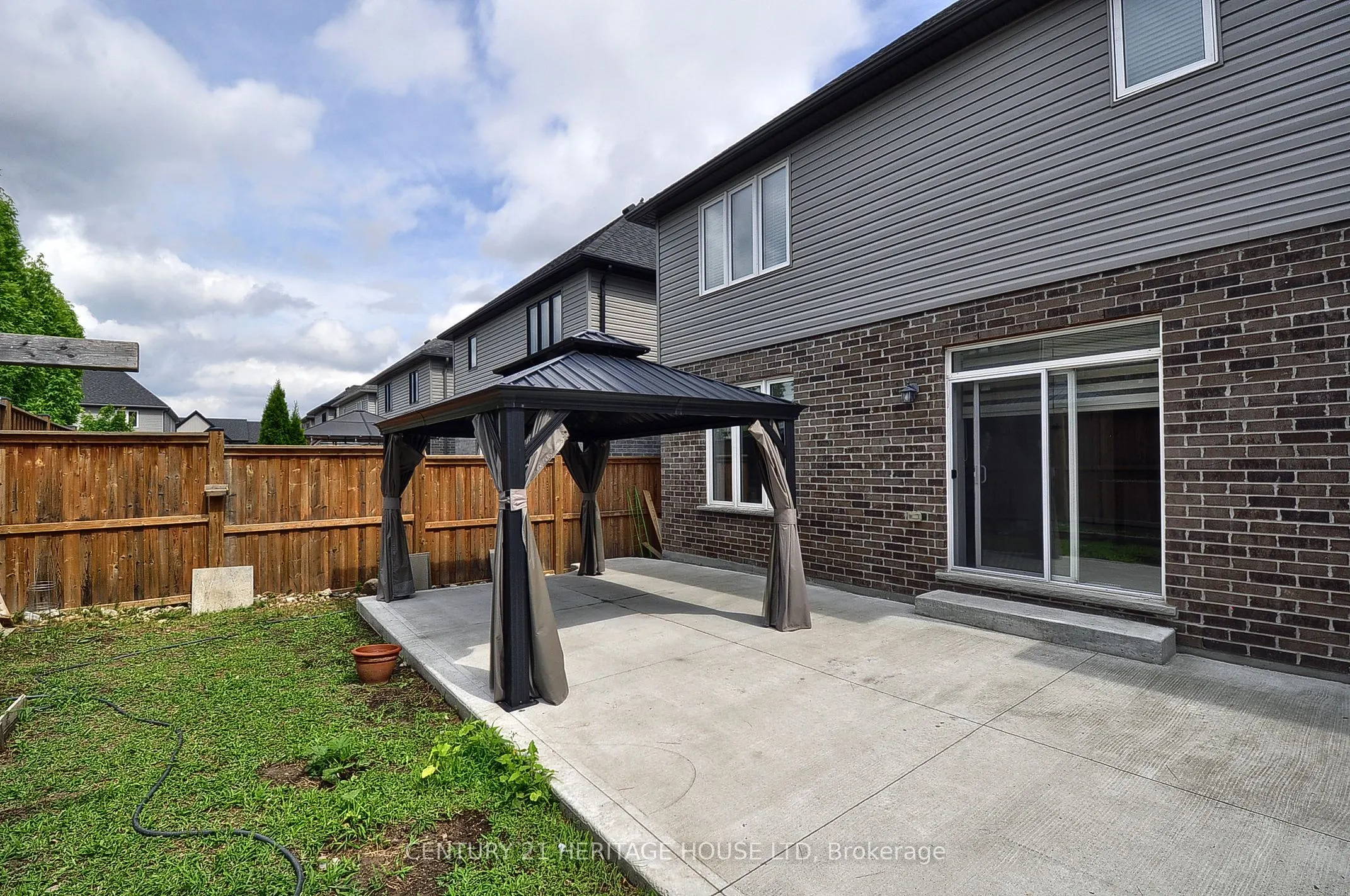 329 Sedgewood Street