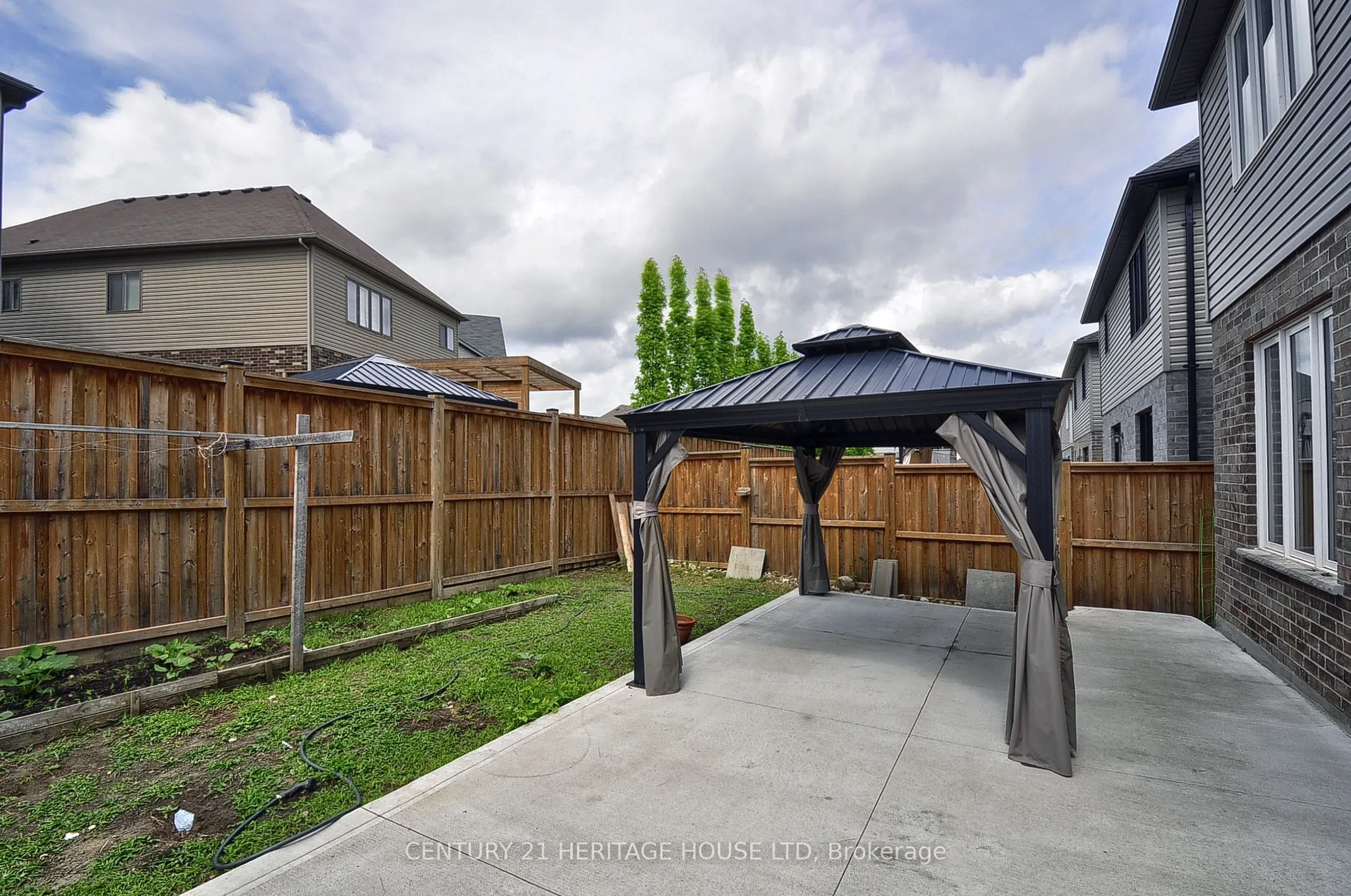 329 Sedgewood Street