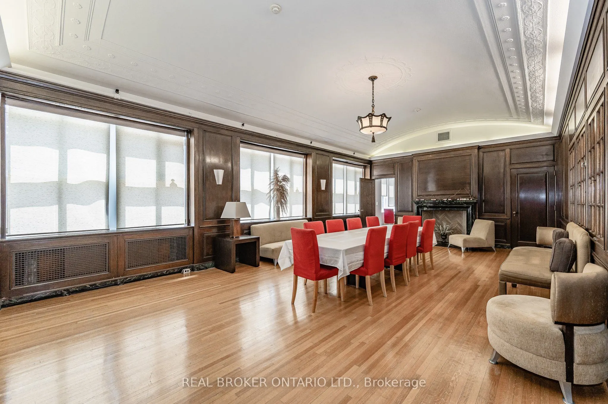 404 King Street West Street W, #128