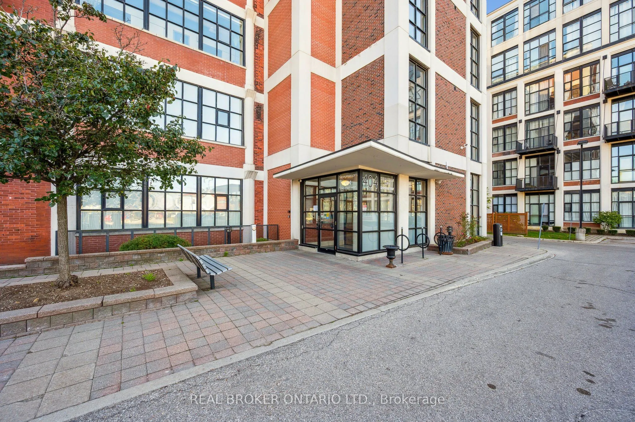 404 King Street West Street W, #128