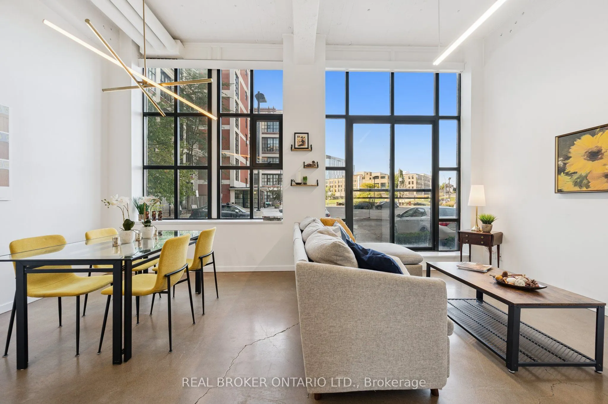 404 King Street West Street W, #128