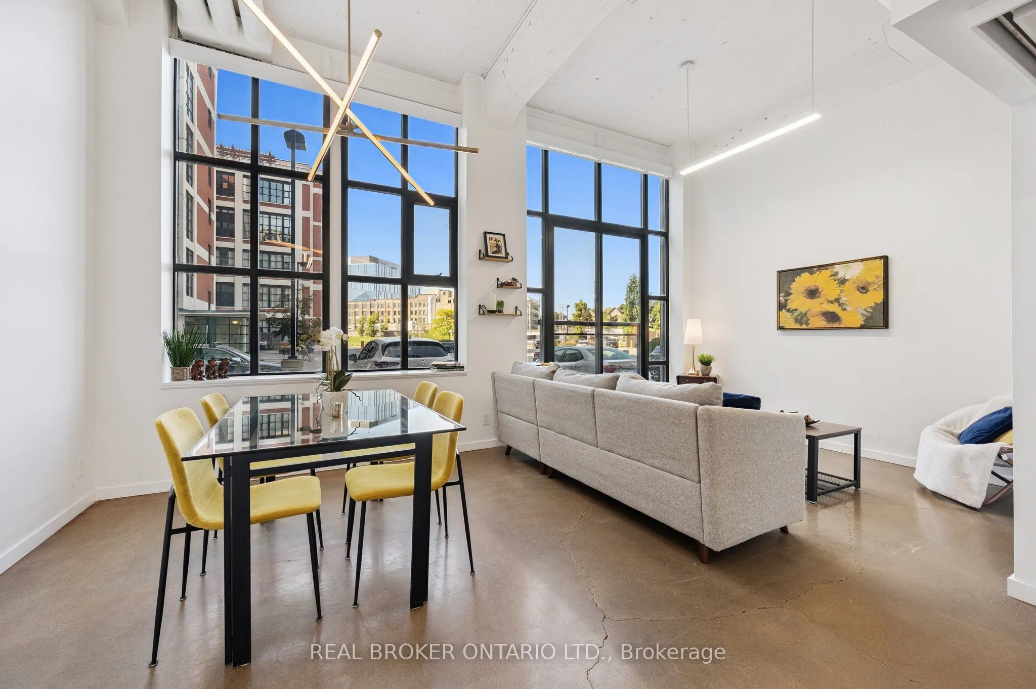 404 King Street West Street W, #128