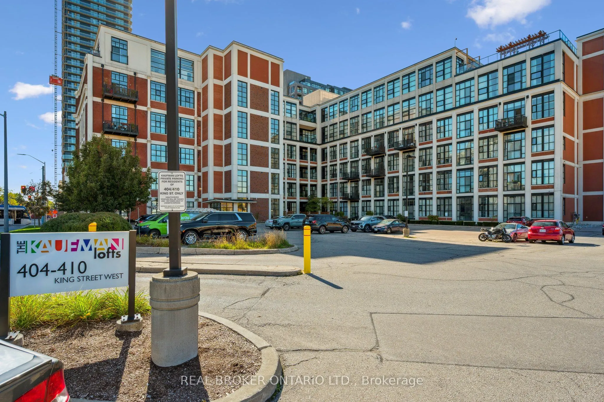 404 King Street West Street W, #128