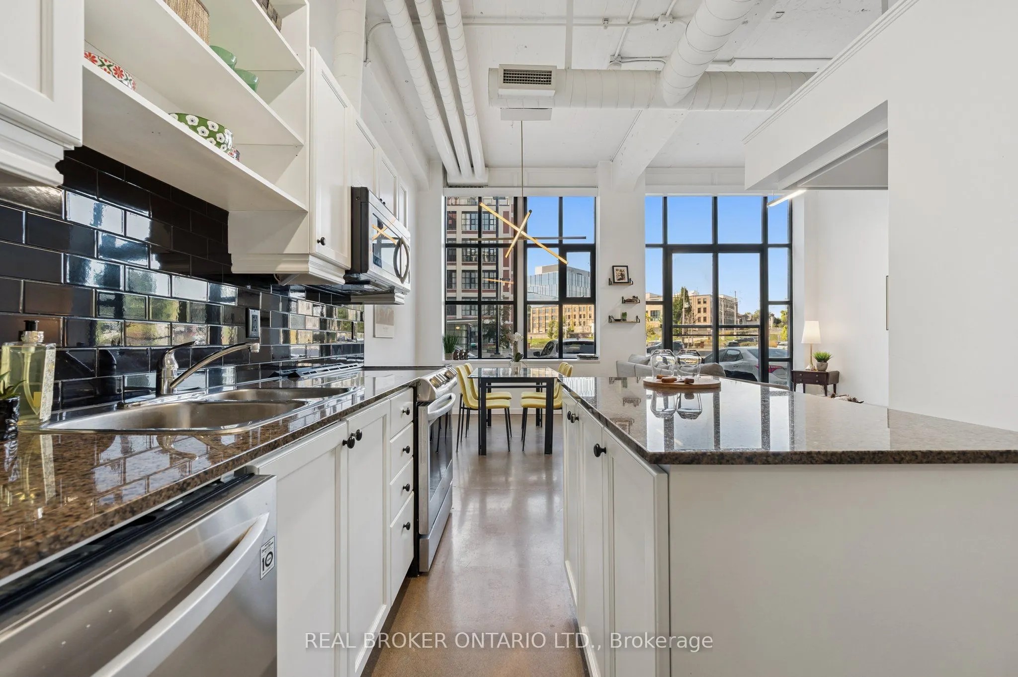 404 King Street West Street W, #128