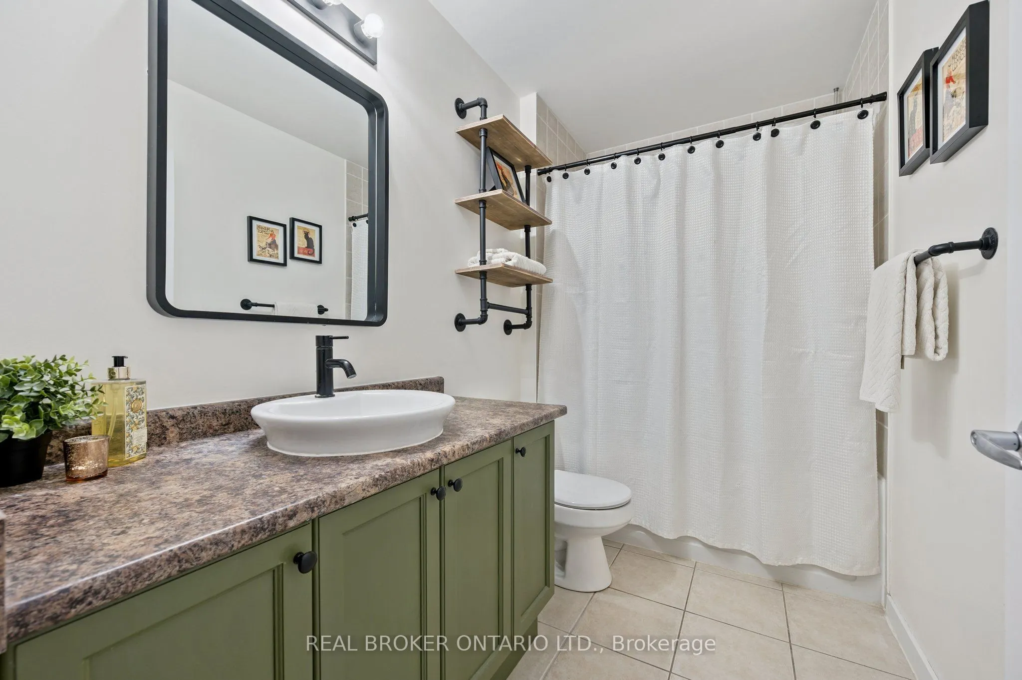 404 King Street West Street W, #128