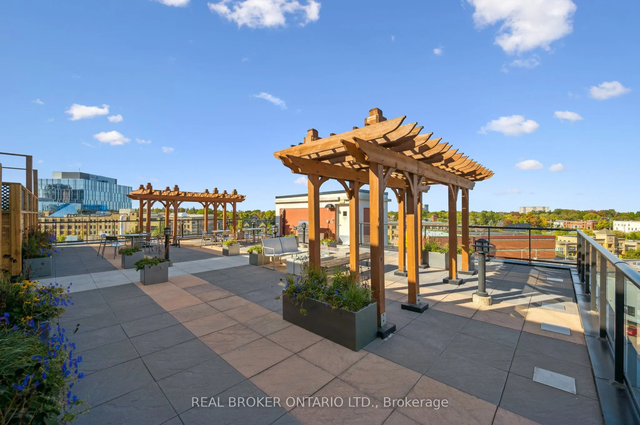 404 King Street West Street W, #128