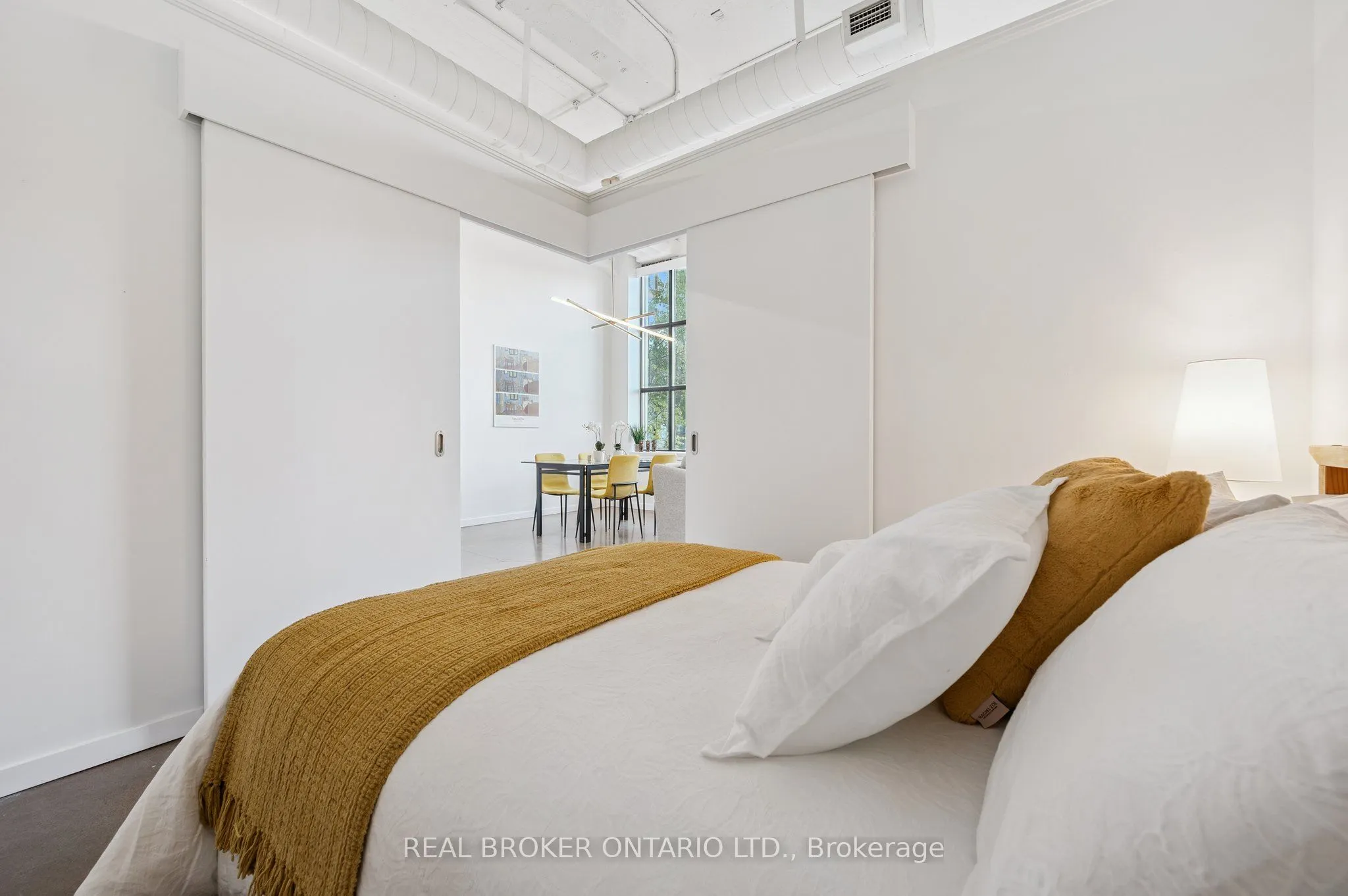 404 King Street West Street W, #128