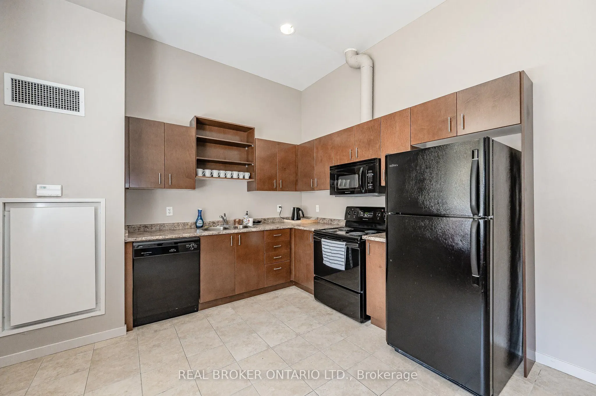 404 King Street West Street W, #128