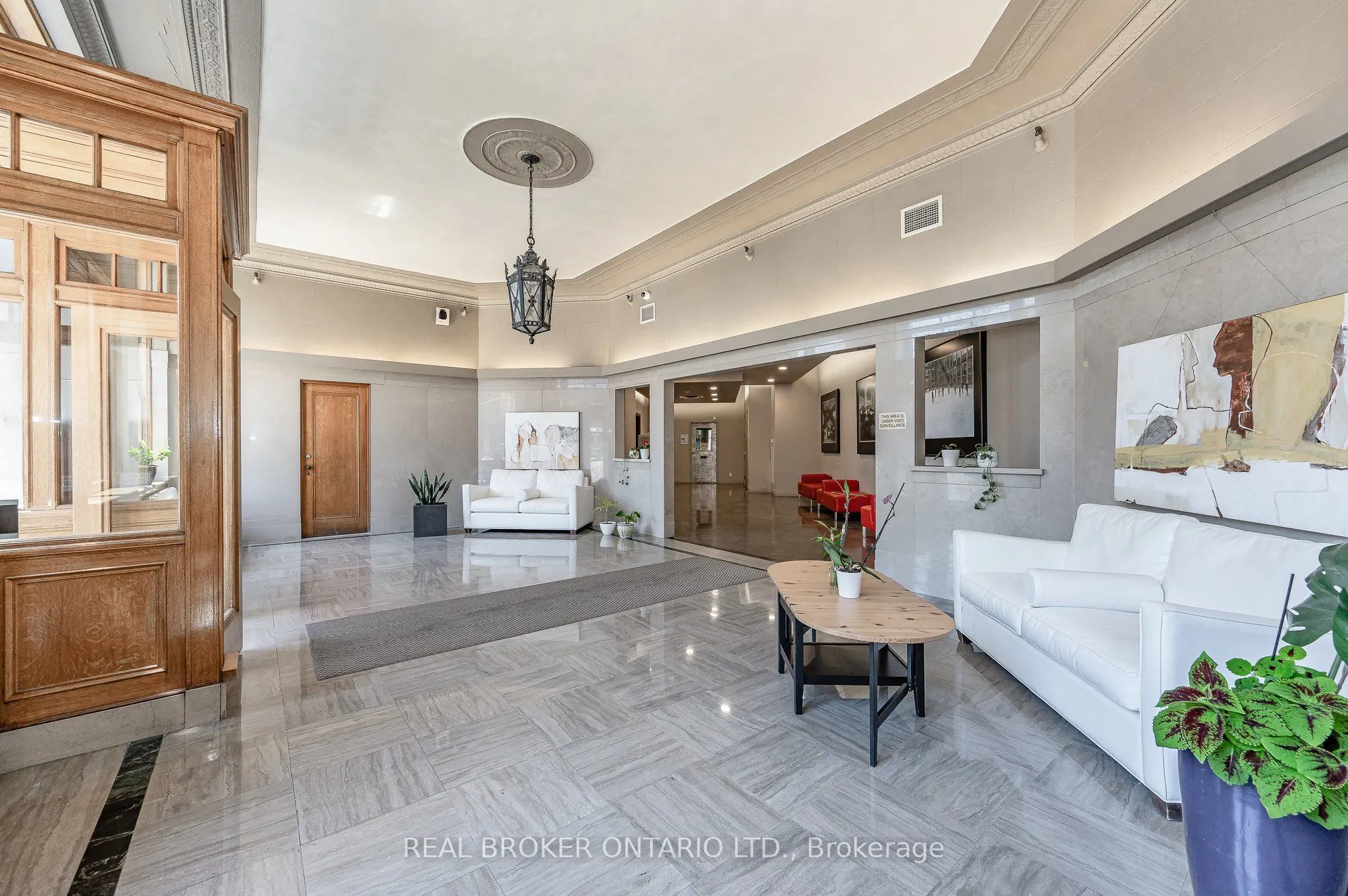 404 King Street West Street W, #128