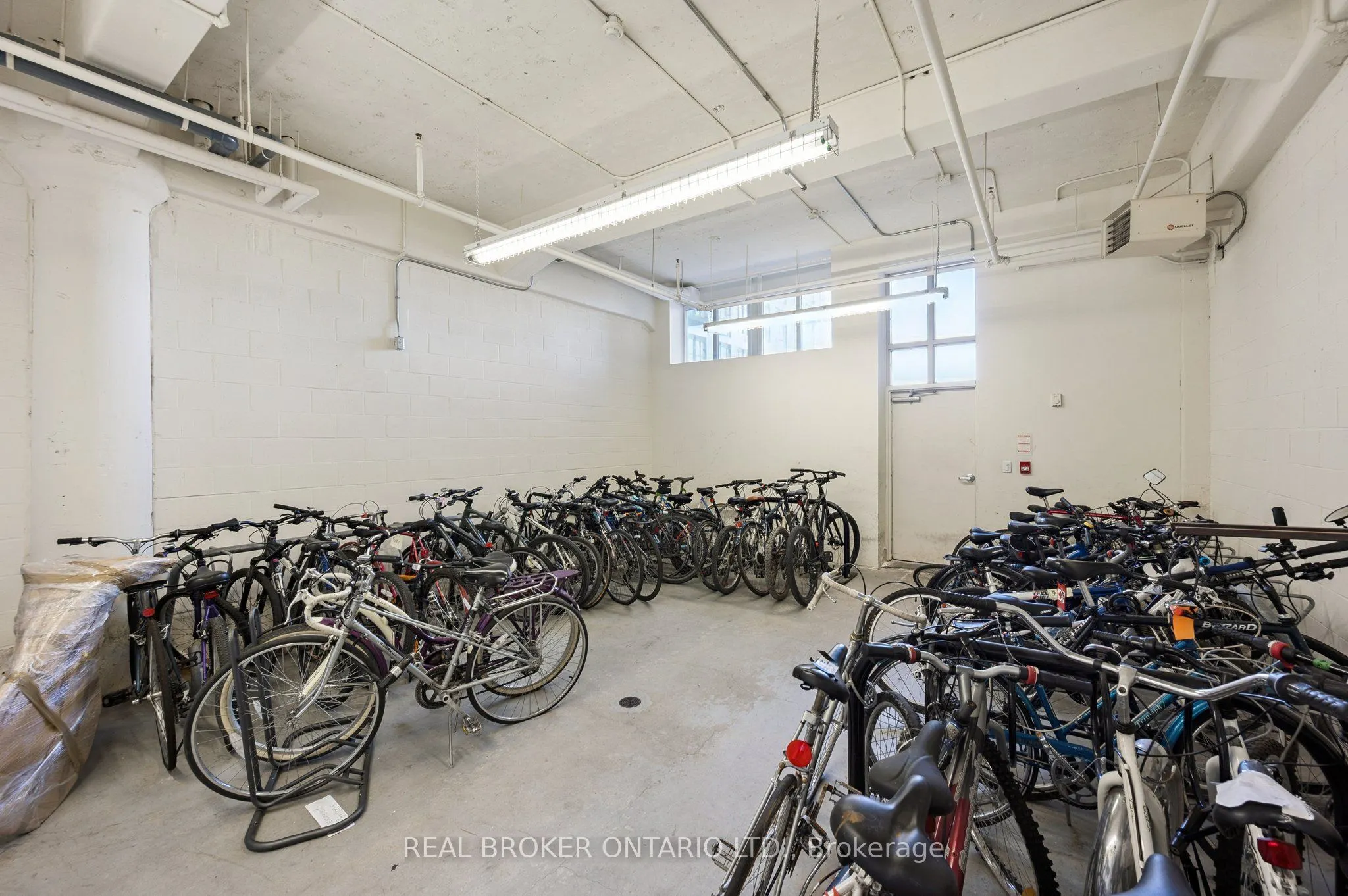 404 King Street West Street W, #128