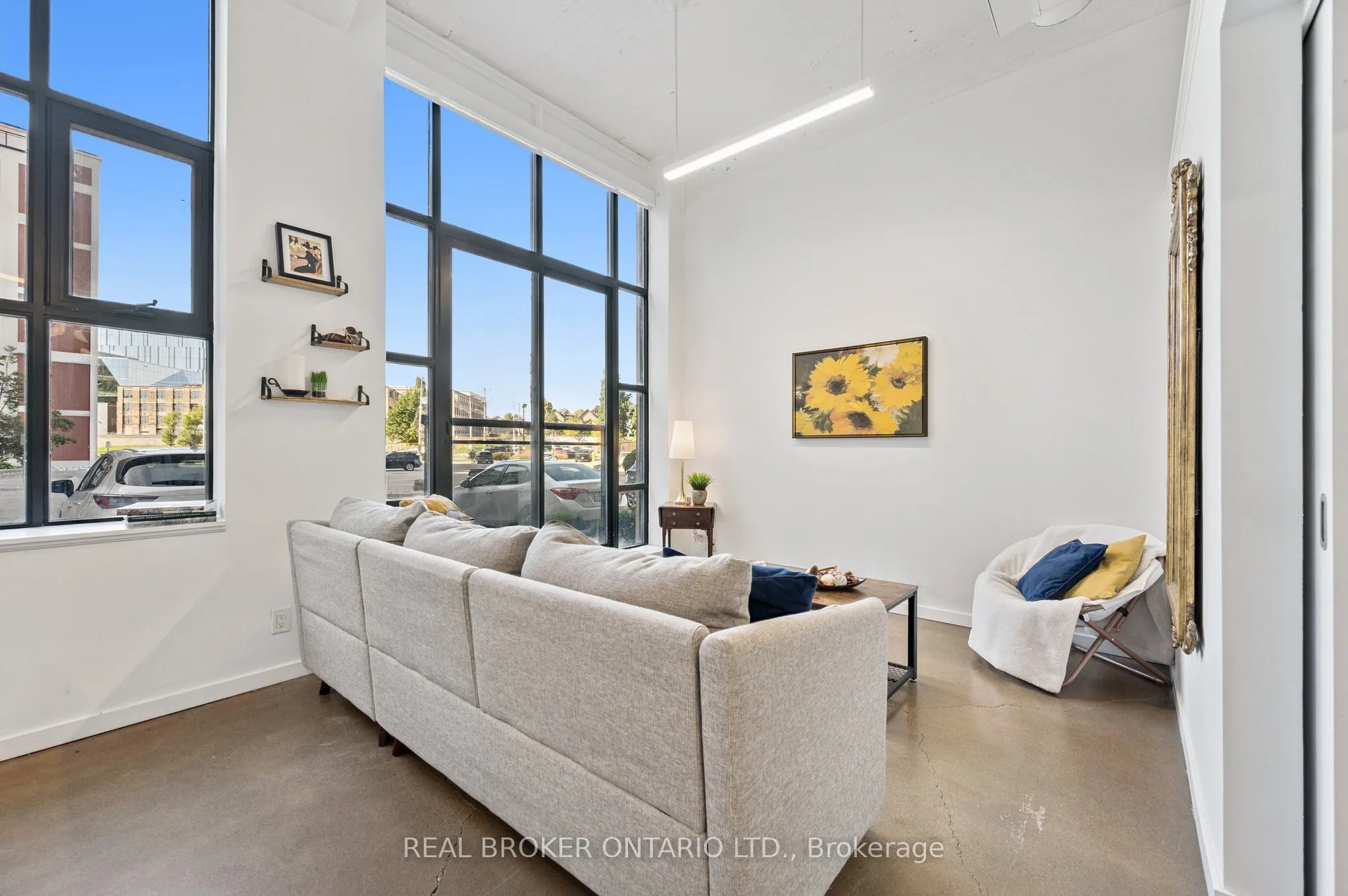 404 King Street West Street W, #128
