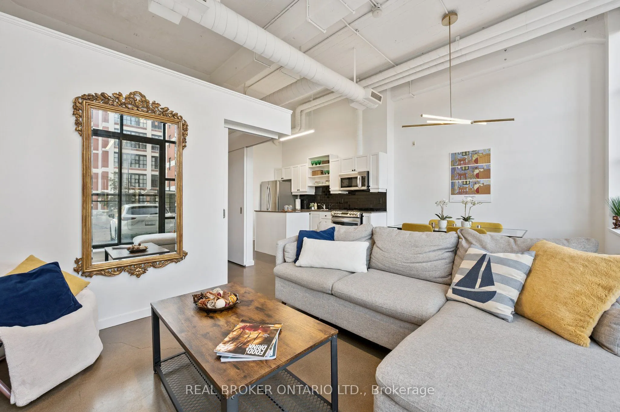 404 King Street West Street W, #128
