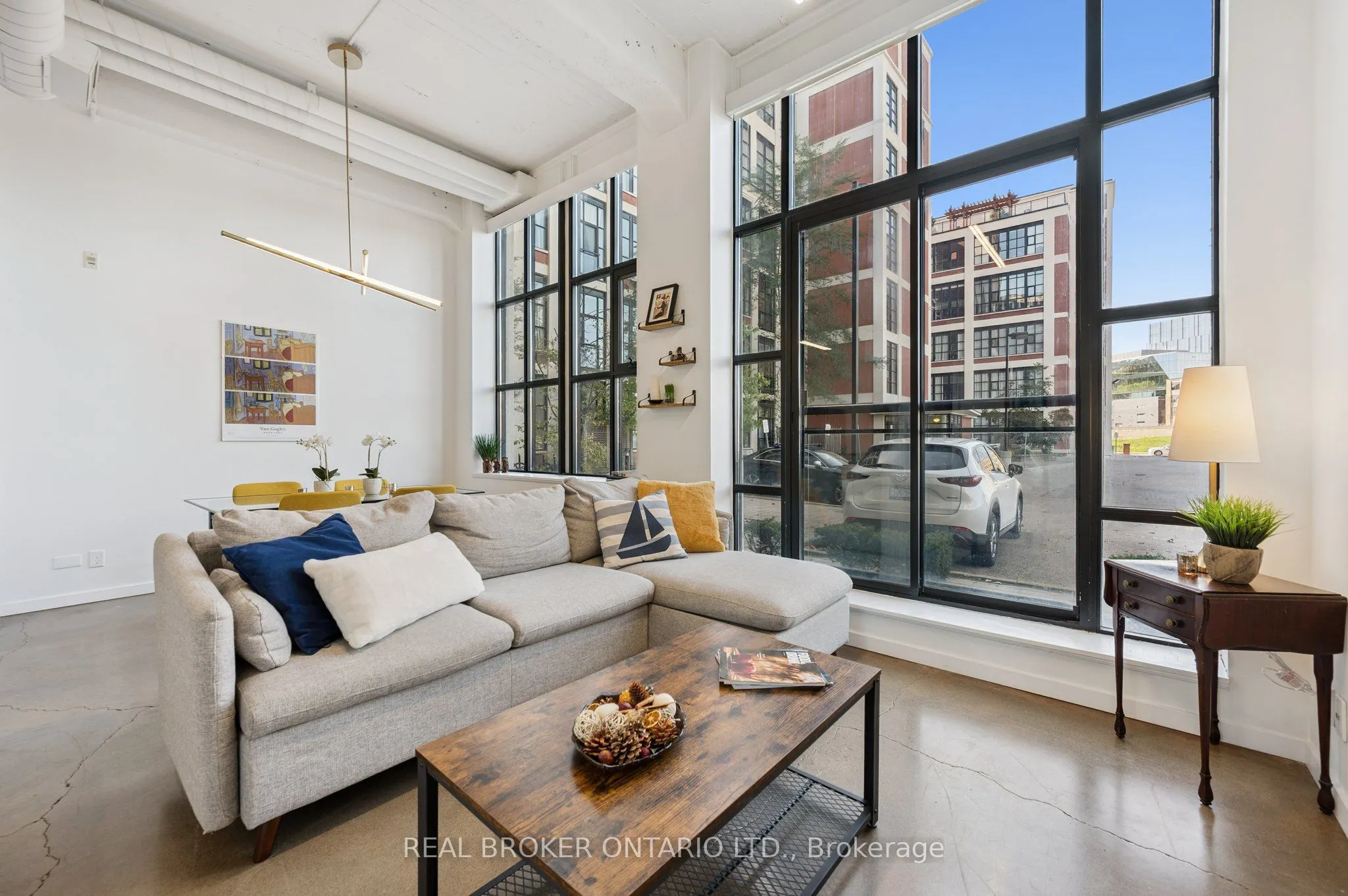 404 King Street West Street W, #128