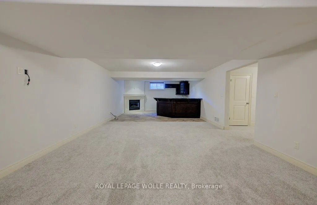 6379 Christopher Crescent