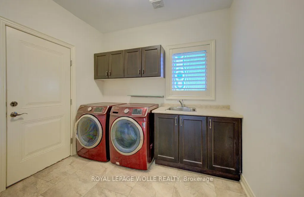 6379 Christopher Crescent